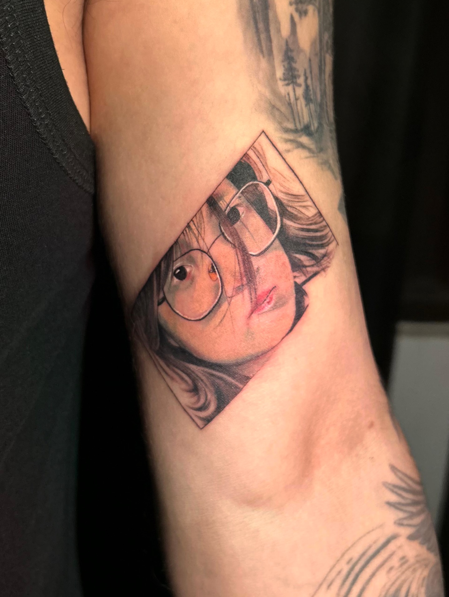 Colored #portrait by @jacksn____
•
#thetattooshopnewdelhi #hauzkhasvillage #tattoo #portraittattoo