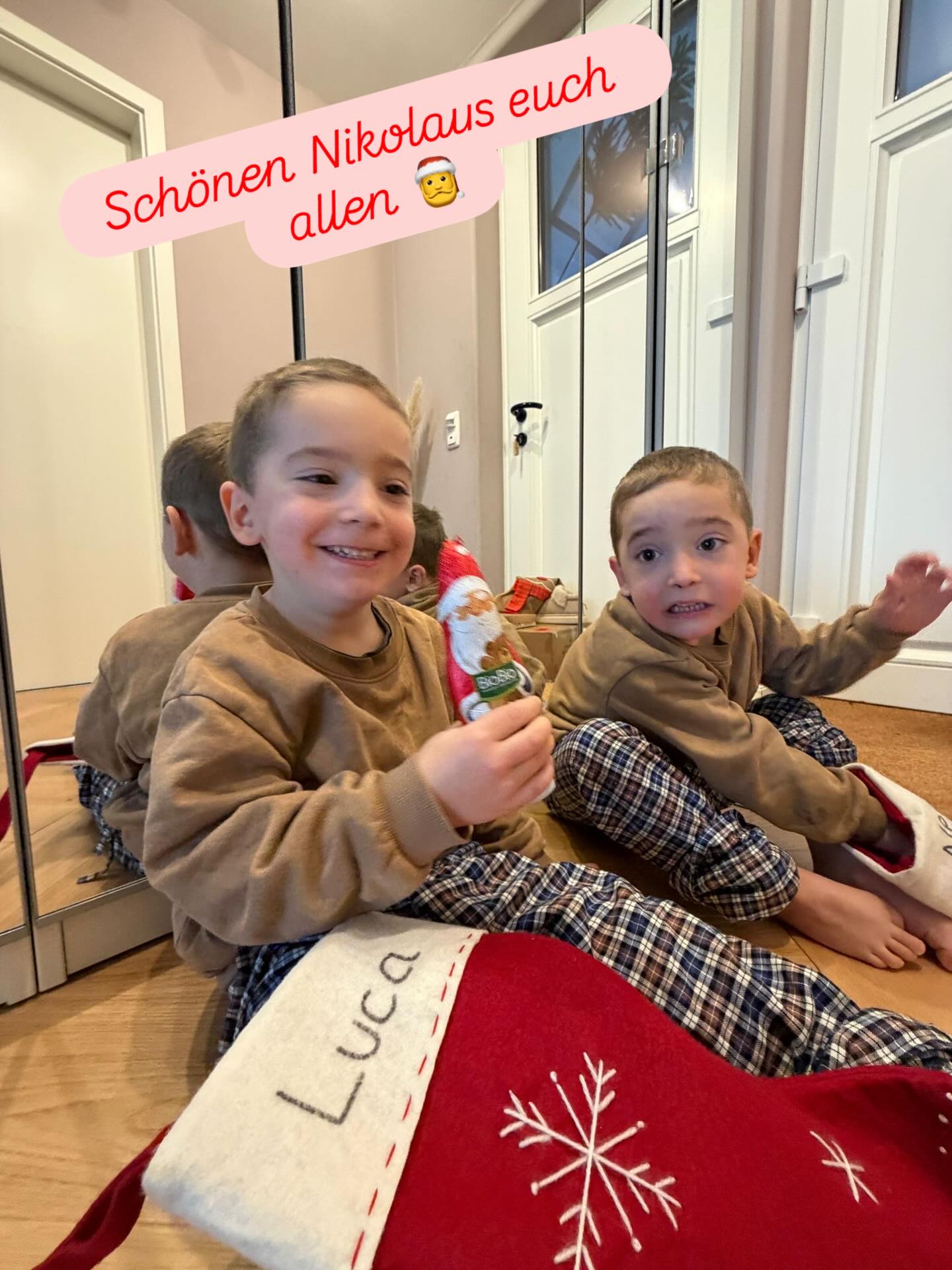 Wir wünschen euch allen einen schönen Nikolaus! Möge sich jeder so über die kleinen Dinge freuen, wie wir uns über unseren Schoki Nicky 🎅 🍫
#starkwiezwei #kindermitbesonderenbedürfnissen
#nikolaus
#kindermitbesonderenbedürfnissen