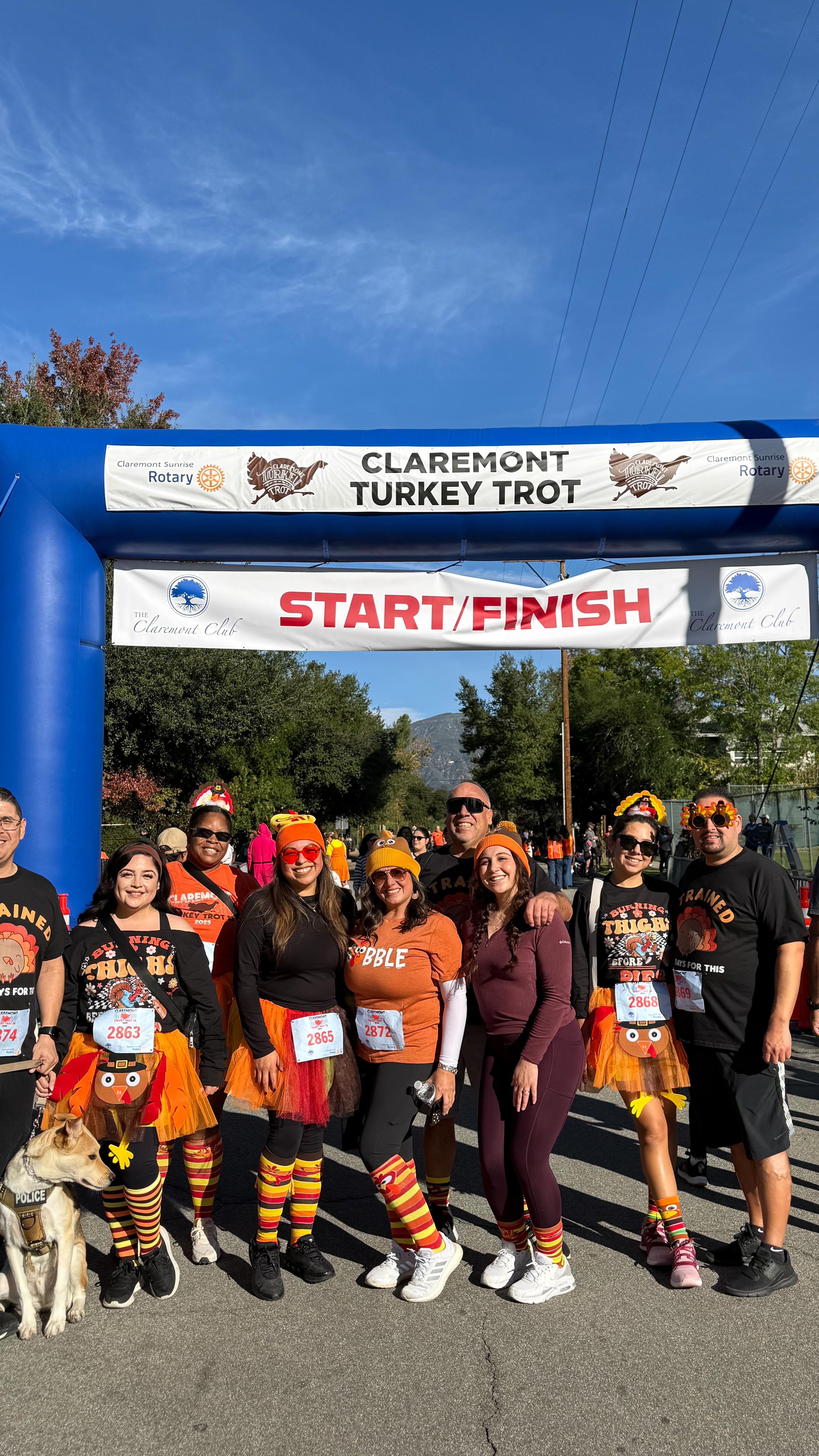 a little morning turkey trot, and a whole lotta turkey later 🦃🍽🍁
#turkeytrot #explorepages #thanksgiving #claremont
@claremontrotary