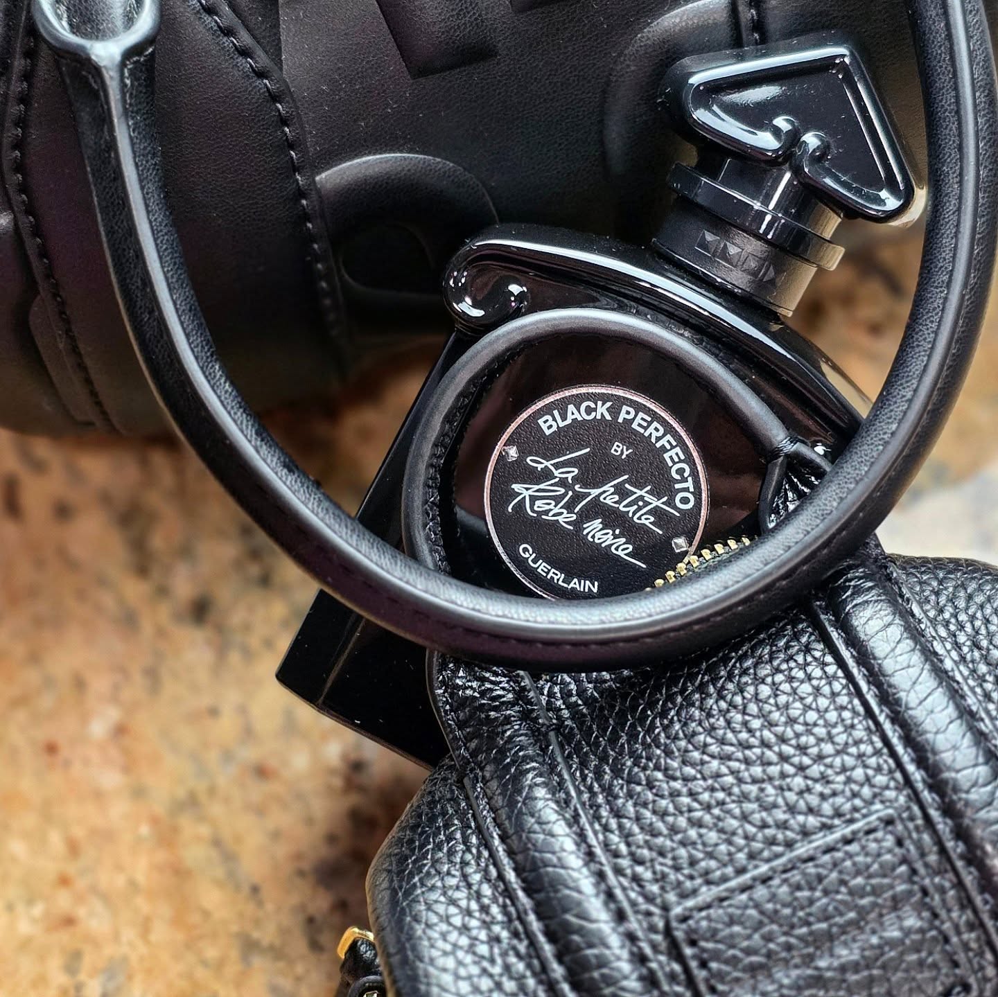 It's time to dust off your leather. La Petite Robe Noire is the perfect cherry leather scent for this upcoming winter. 🍒
.
.
.
.
.
.
Top notes are Sour Cherry, Almond and Black Tea; middle notes are Rose and Licorice; base notes are Leather, Tonka Bean, Patchouli and Black Musk.
.
.
.
.
.
.
#guerlain #perfumecollection #smellgood