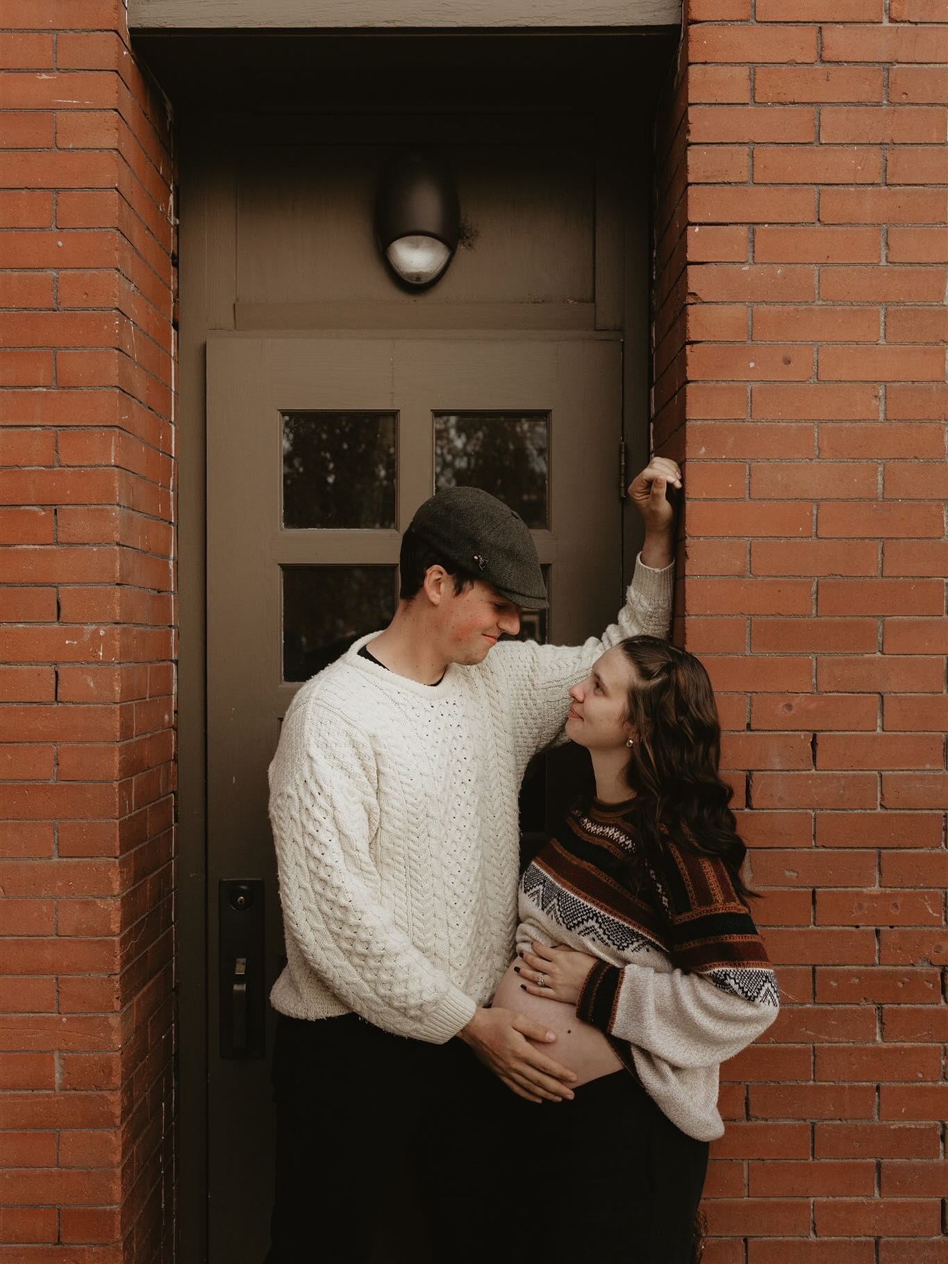 They’re having a baby!!!!! Love your fam @juel_steenbos