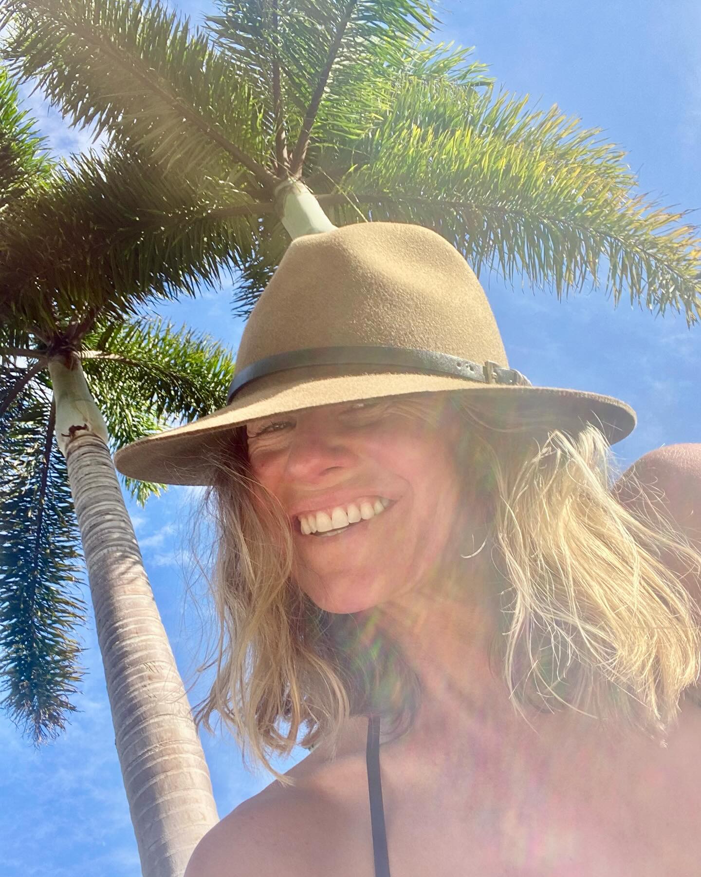 Feeling extra grateful these summer holidays to be sun kissed, surrounded by loved ones and have my health.
With the recent heartache of Bondi, the loss of friends and friends navigating huge health challenges comes the reminder that every precious moment with those you love is a gift.
Have been mostly off line of late so a little delayed with my Christmas and New Year’s cheer! May 2026 be filled with health, hope, love and kindness ❤️💫
