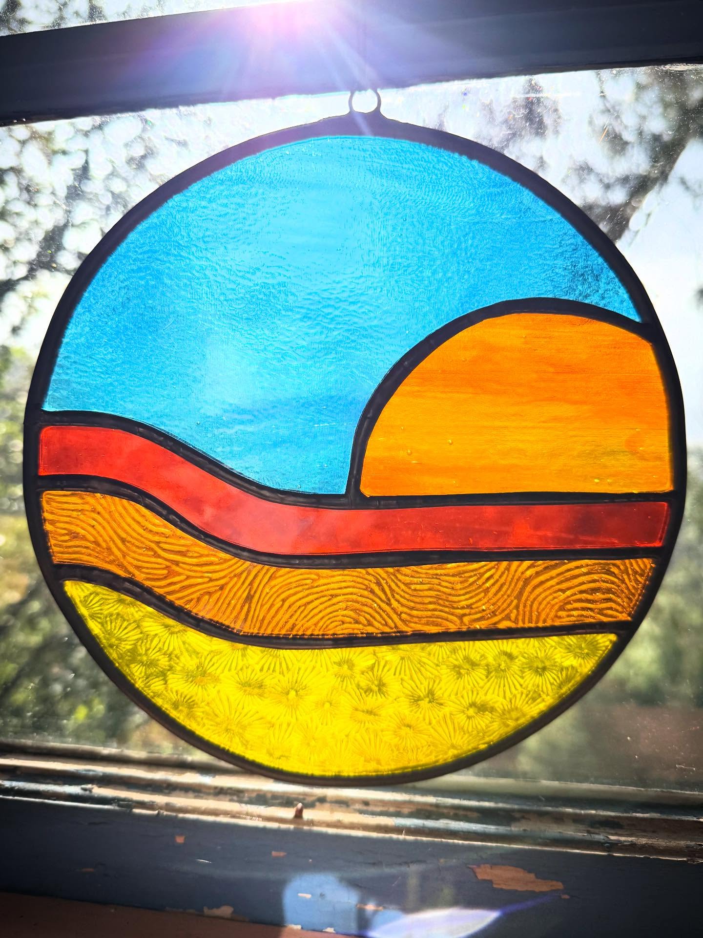 A few sunset stained glass pieces left. DM me if you need a lat minute Xmas gift in Topanga!
#handmadewithlove #shoplocal #artisagift