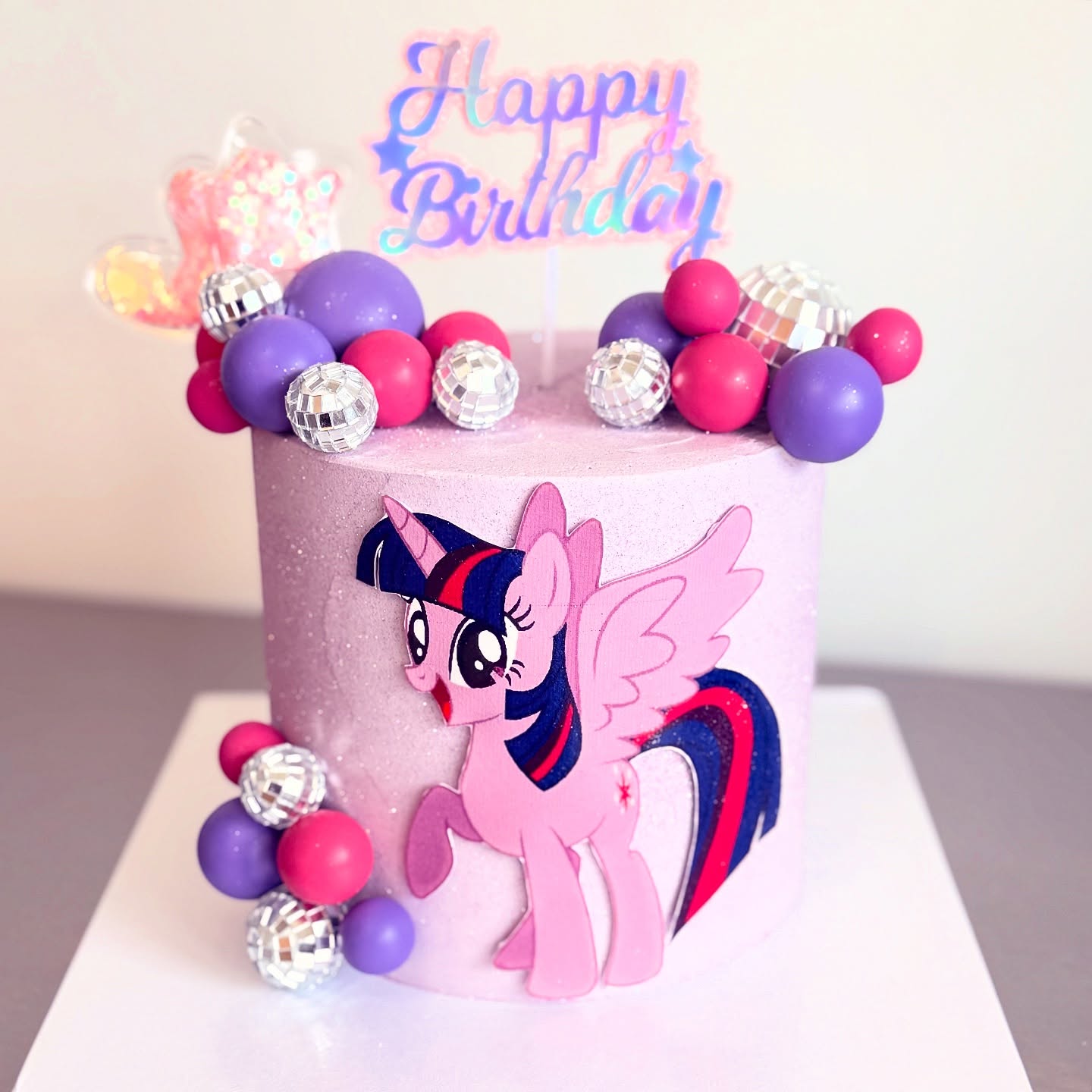 For my #MLP fanatics 💜💙🩷 I wish pics translated how glittery this was in person!!! #TwilightSparkle #customcake
FrolicAndFollyLV.com