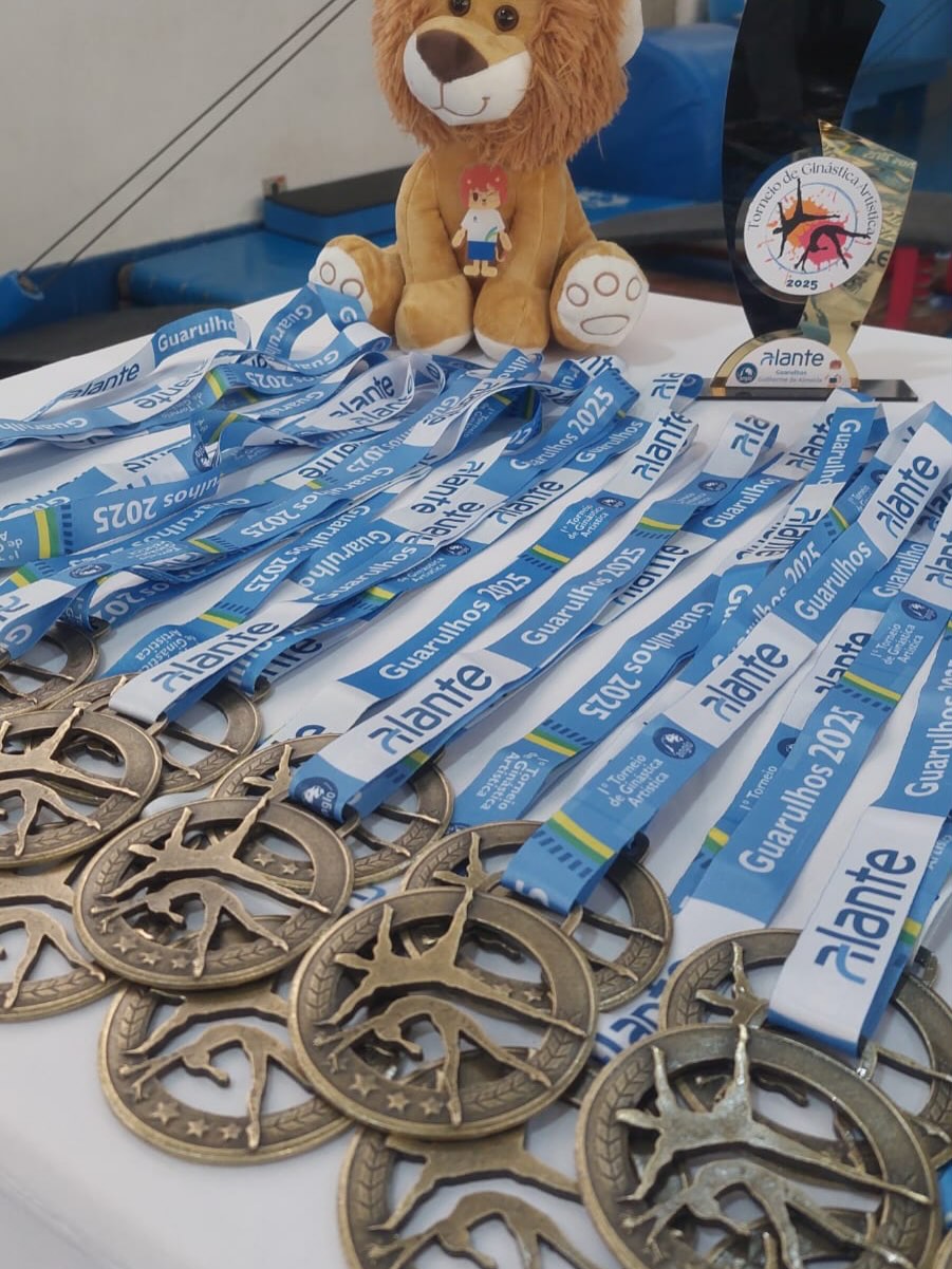 Torneio de Ginástica Artística
Um dia repleto de alegria, superação e lindas apresentações! 🤸♀️✨
Nossas atletas deram um verdadeiro show de talento, dedicação e espírito esportivo.
Nosso carinho e agradecimento especial à professora Adriana @adrianafigueiredogo, que cuida de cada aluna com amor, dedicação e incentivo diário, seu trabalho faz toda a diferença! 💙👏
Parabéns a todas que participaram e brilharam neste torneio! 🌟
#somosga #angloalante
#colegioguilhermedealmeida
@angloalante
#ginastica #ginastiartistica