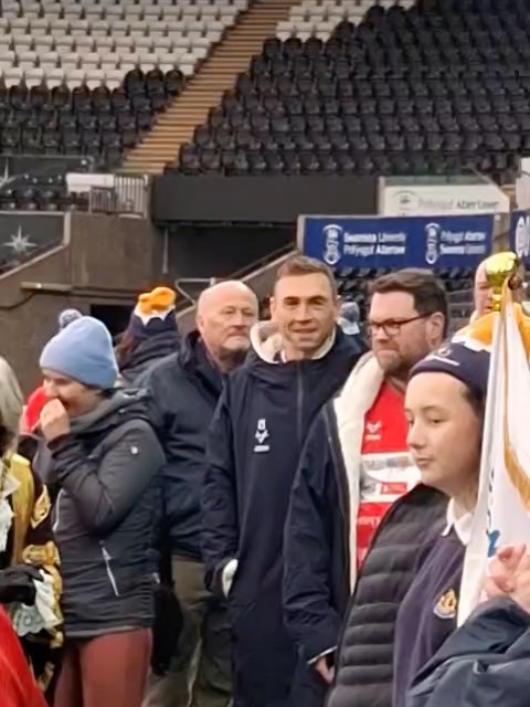 An incredible honour to welcome Kevin Sinfield and the 7 in 7 team to Swansea today. A truly inspirational and emotional day. Thank you so much to the team for all they have done and continue to do for the MND Community @mndassoc #mnd #7in7together #7in7challenge #kevinsinfield @leedsrhinos