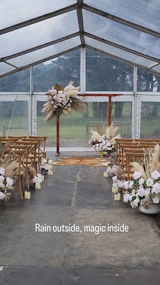 When the weather turned wild, we moved Brooklyn and Hayden’s ceremony into the gazebo and it ended up feeling even more romantic. Soft blush roses, pampas, hydrangeas and layered textures created a rustic chic western moment with cowboy hats ready for their guests. The rain outside and the warmth inside came together beautifully. Honoured to style this day for you both.
@brooklynmbryan
@bryco_civil_construction
@bluebirdvintagehire
@thetrottingtavern23
@thehomegrowncelebrant
@decodays
Hire florals, design and concept, props Led candles, mirror amd signage
#Decodays #WeddingFlorist #MelbourneWeddings #RusticWedding #BohoWedding #WesternWedding #PampasGrassDecor #BlushWedding #MarqueeWedding #MelbourneWeddingStylist #ArtificialFlowers #FauxFlorals #WeddingInspo #CeremonyStyling #AisleFlowers #ArbourFlowers #AustralianWeddings #CountryWedding #GippslandWeddings #YarraValleyWeddings #DandenongRangesWeddings #BrideToBe #EngagedCouple #WeddingDecorIdeas #EventStylingMelbourne #WeddingFlowersAustralia