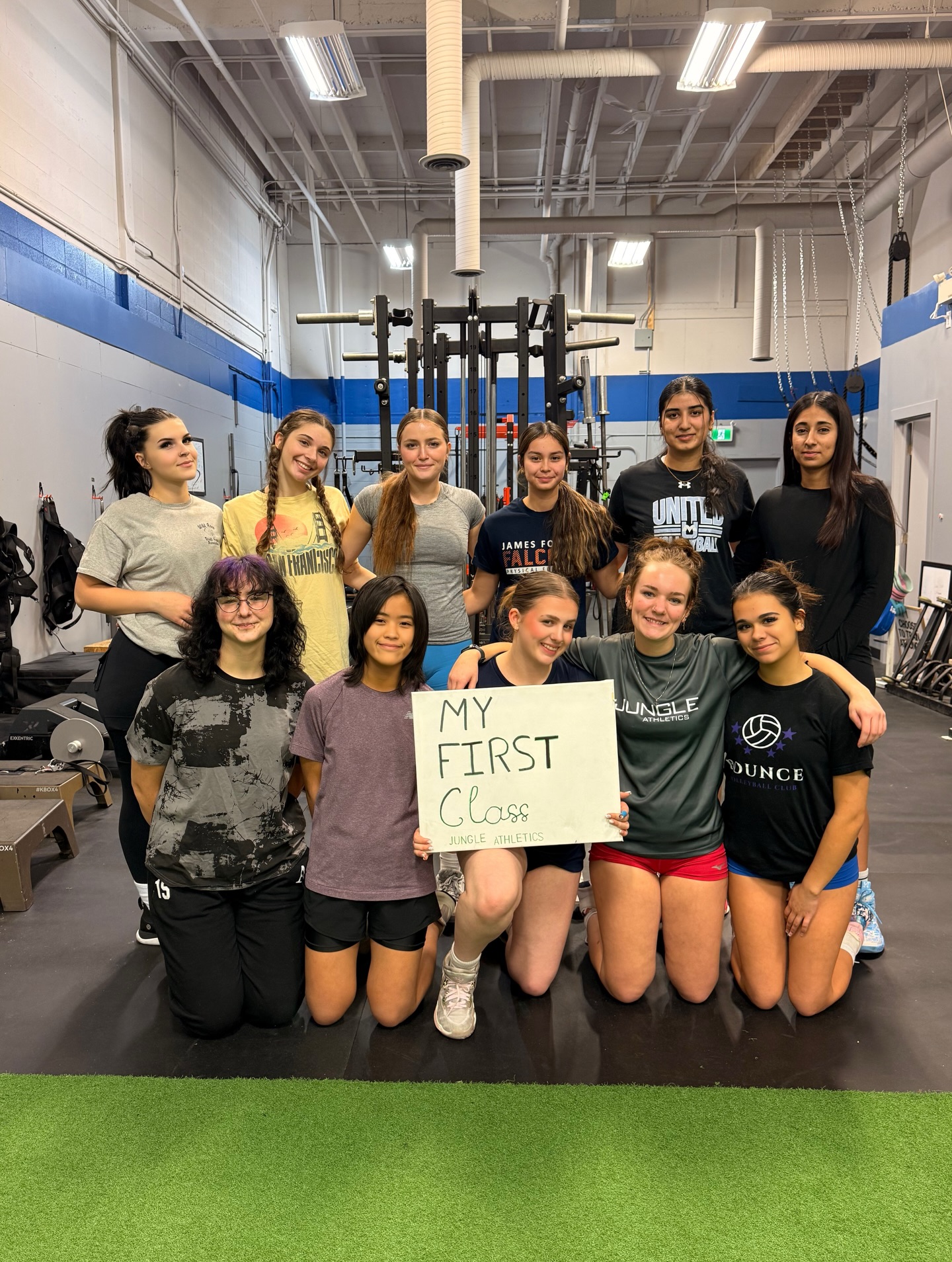 The U17s with their first training session at Jungle Athletics💪🌿
Energy was high, effort was nonstop, and the work has officially begun. This group showed up ready to learn, push limits, and set the tone for the season ahead. Strong foundations, strong mindset—let’s keep building.
🐯🔥🏐
#TeamTiger #YYCVolleyball #VolleyballCanada
#VolleyballAlberta
#TrainWithPurpose #IndoorVolleyball #ClubVolleyball