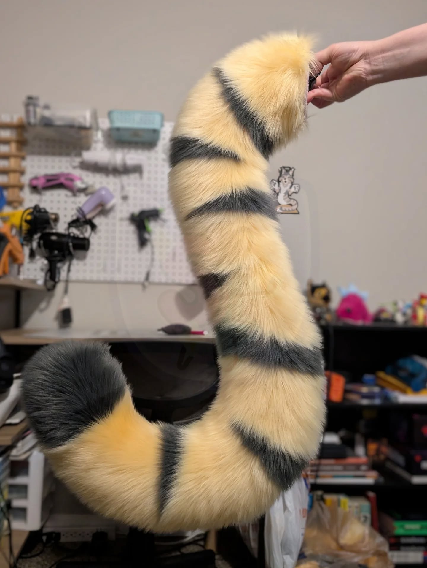 Tail commission for @calliecreates_1!
#fursuittail #fursuitmaker #fursuitcommission #tigertail #costumetail #furtail