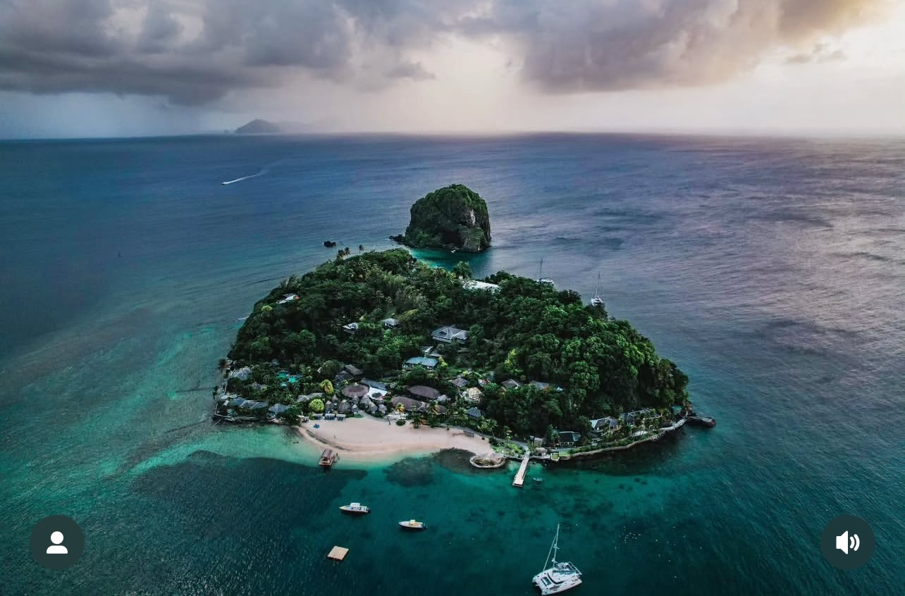 Hello Friday! 😎🌴
——————————————
📸: @seanrowan389
——————————————
#Resort #Paradise #Escape #PrivateIsland #Island #Travel #Wanderlust #Beach #Sun #Sand #Sea #Ocean #Explore #Caribbean #Destination #Travelling #TravelTheWorld #Getaway #Hideaway