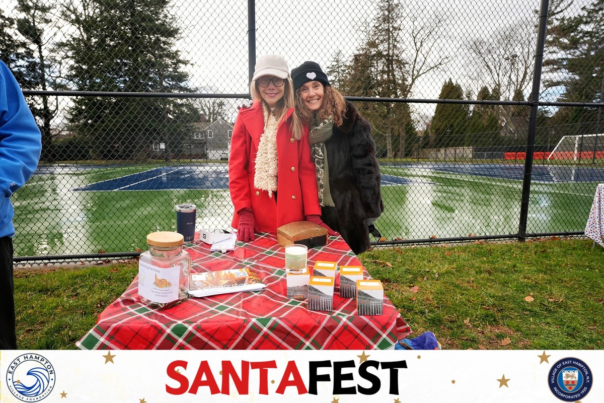 We had a great time at SantaFest this weekend 🎅🏼🕯️If you missed us, don’t worry! There is still time to buy our @hamptonshandpoured holiday benefit candle at the link in our bio. All profits go to our food pantry.