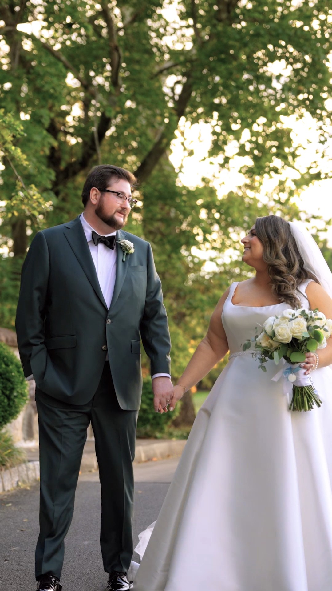 Congratulations to @cnard1 and @gswatekiv !! They had a beautiful day from start to finish starting with a first look @brooklake_events , a heartfelt ceremony at Saint John's Lutheran Church in Summit, NJ, and then back to the country club for the rest of the celebration. Great weather and great energy all day long.
Vendor Team
@kellyseaimages
@elitesound__ent
@kimauriemmadesign
@ashleymariemua
@innerglow_hairlounge
@deliastudios