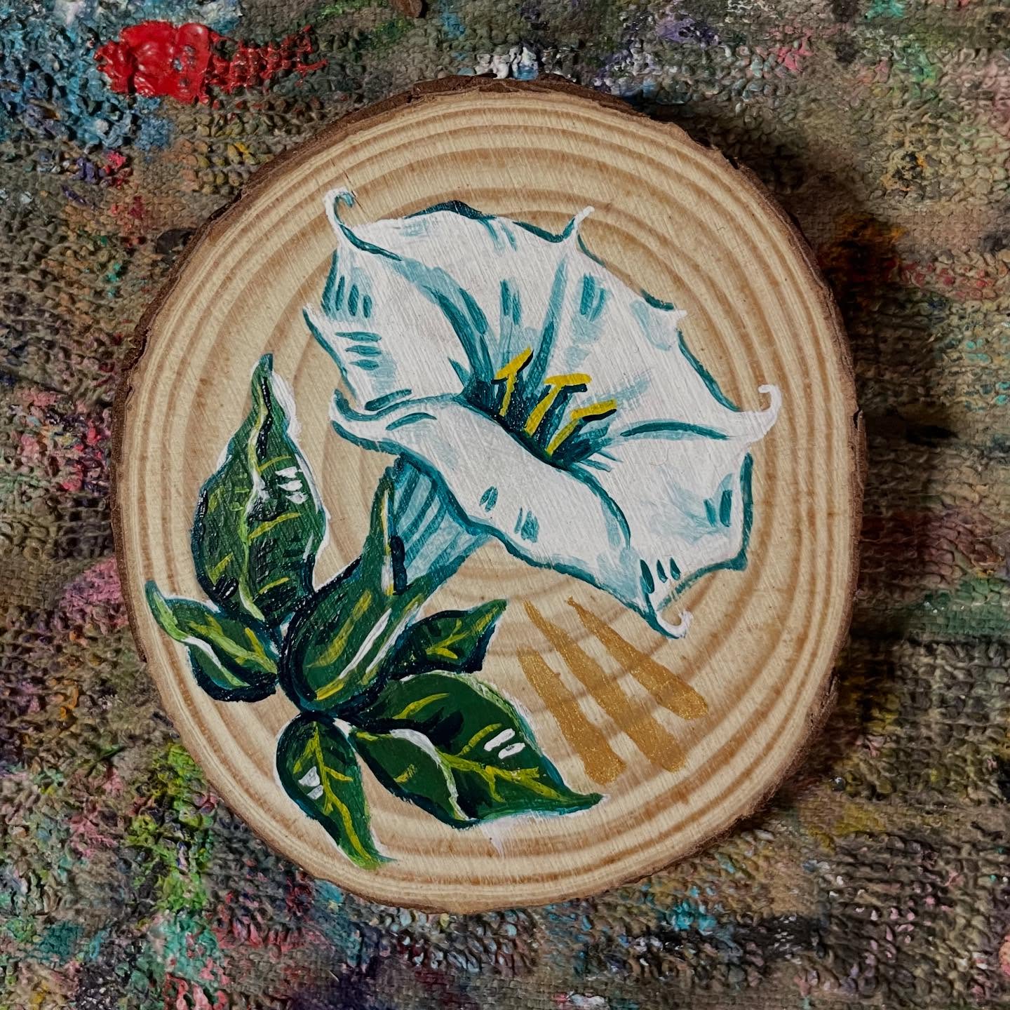 A whole bunch of hand painted wood slices are in the shop! I loved making these… the moonflowers and aminitas are some personal favorites. Full of witchy magic for Yuletide blessings!
🖤✨⚔️✨🖤
Link in bio!
#yule #yuletide #moonflower #aminitamuscaria #painting #shopsmall #shophandmade