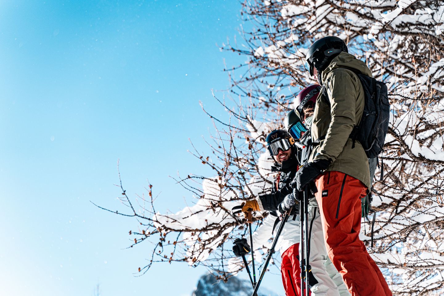 Demain, c’est l’ouverture de la station ! ❄ L’hiver démarre à @serrechevalier et nos magasins Sportrent sont prêts à vous accueillir !
⛷ Venez découvrir les nouveautés de la saison, nos dernières collections et tout le matériel pour profiter des pistes dès le premier jour.
Nos équipes vous attendent avec impatience dans nos boutiques de Chantemerle, Villeneuve et Monêtier-les-Bains 🏔
📍 Plus d’infos sur www.sport-rent.com
#Sportrent #SerreChevalier #OuvertureStation #Ski2025 #LocationSki