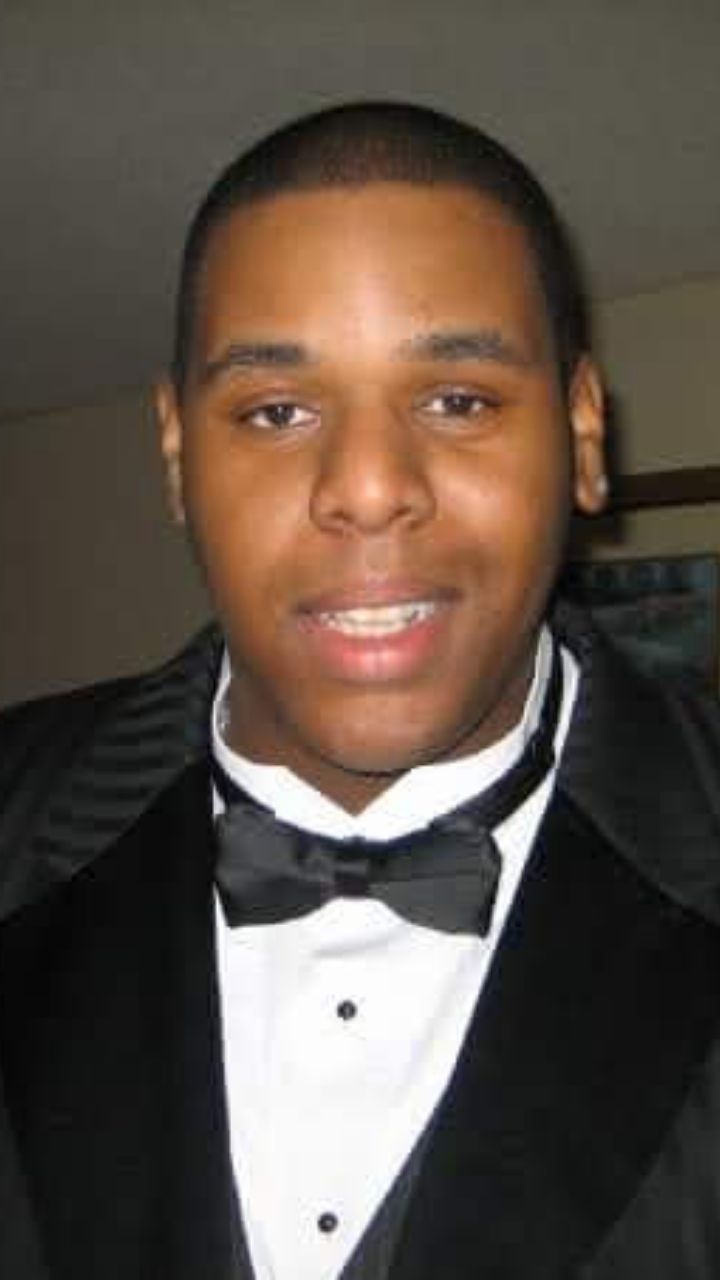 🦏 RHINYL RECORDS™ Just having fun composing and conducting magic, one musical masterpiece at a time. 🎶🎻🎼✨
#conductor #composer #rapper #rhinylrecords