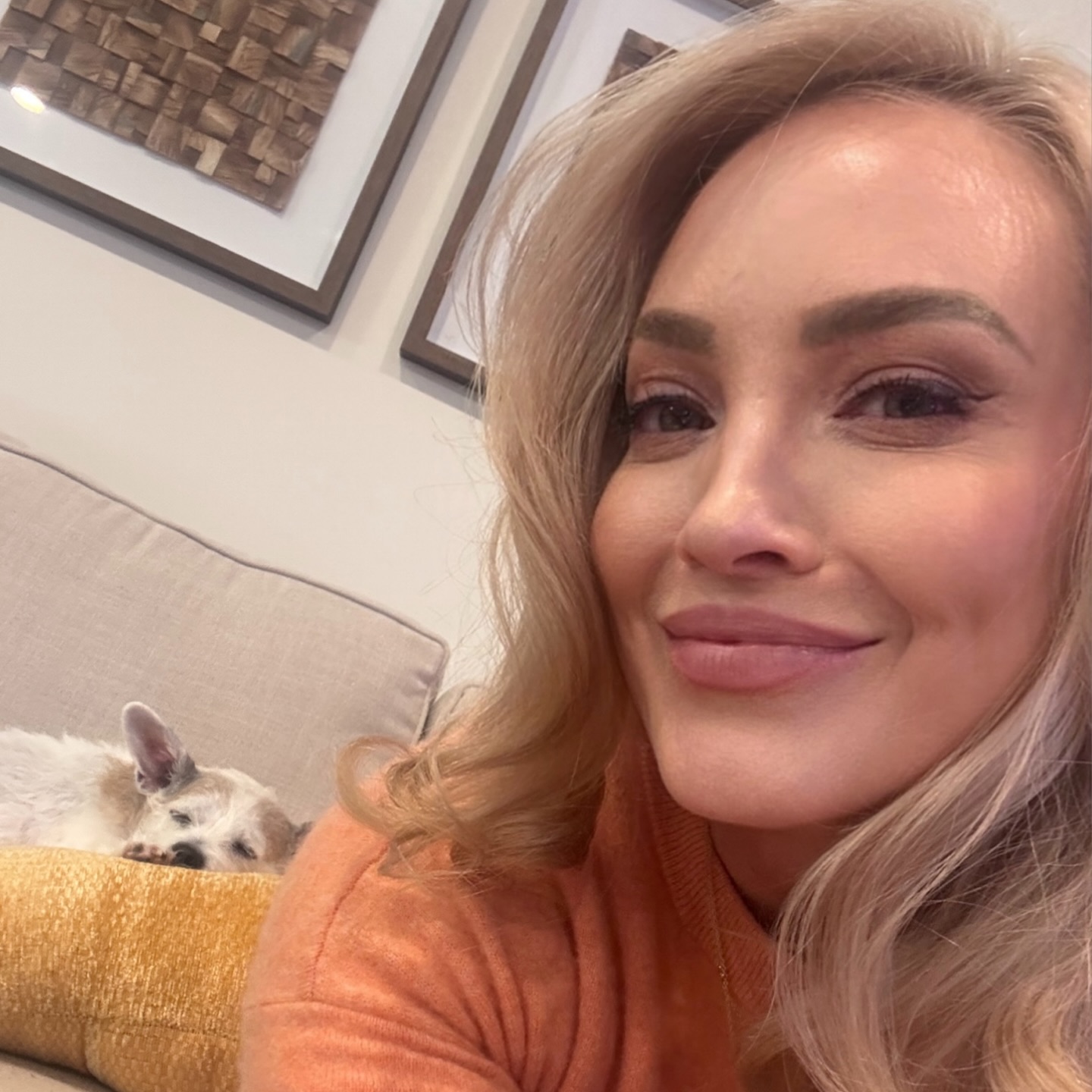 Comfort is real luxury. 🤍
#grateful
#ComfortIsLLuxury
#QuietMoments
#SoftLiving
#AtHomeVibes
#CozySeason
#GentleRituals
#SlowDown
#LifeLately
#EveningsLikeThis
#ThankfulHeart
#CozyCore
#WarmthAndLight
#HomeFeels
#SimpleJoy
#AutumnMood