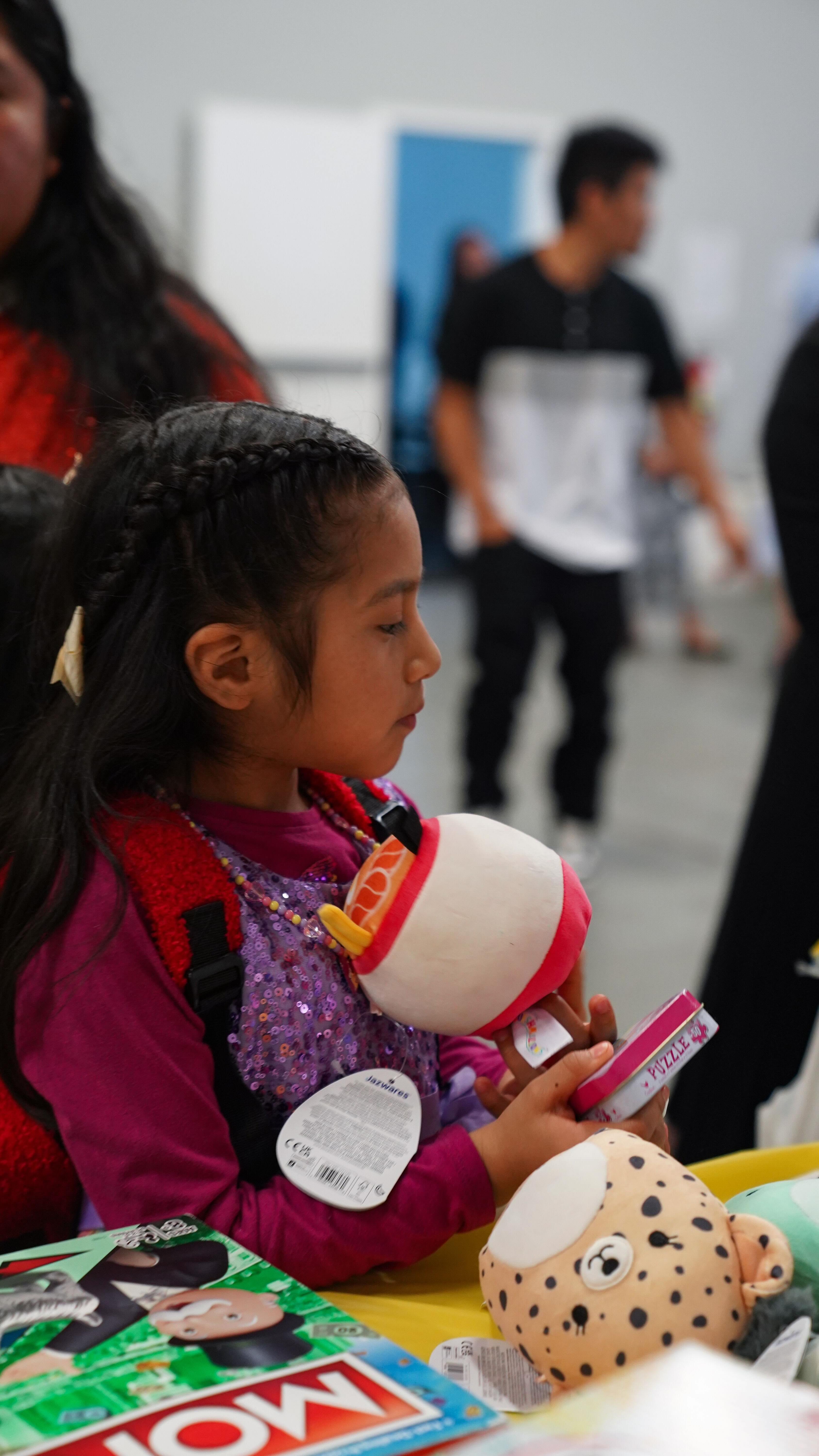 Empowered Mums started with one mom helping another — and today, thanks to you, that circle of support keeps growing.
This Giving #givingtuesday your donation allows us to reach more families who need groceries, essentials, and hope.
Let’s make the end of 2025 a little brighter for the moms who give everything.
🤍🤍 Donate via the link in our bio 🤍🤍
🎥 @itseasyyproductions @susosuwater
