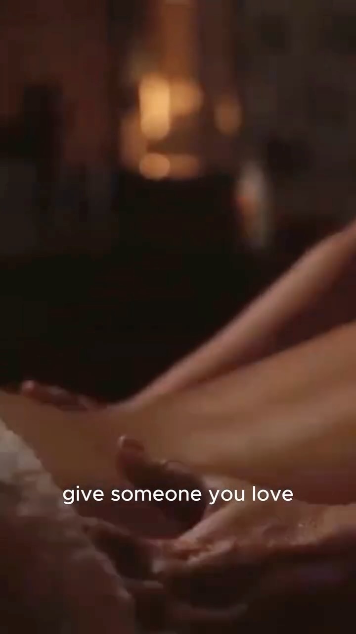 🎁🎄Give a gift that supports balance, calm and deeper inner connection. This season, choose experiences that nourish the whole self, inviting clarity, alignment and a gentle return to what feels true within.
From angel readings and Human Design to colour and style guidance, holistic therapy and restorative retreats, each offering is designed to uplift wellbeing and encourage meaningful transformation.
Share a gift that resonates far beyond the holidays and hold space for someone you love to step into a moment that can nurture their journey.
All services and retreats available at AHOD World - link in bio 🔗
#WellnessJourney #HolisticHealing #SpiritualGuidance #MindBodySpirit #WellnessRetreat #MeaningfulGifts