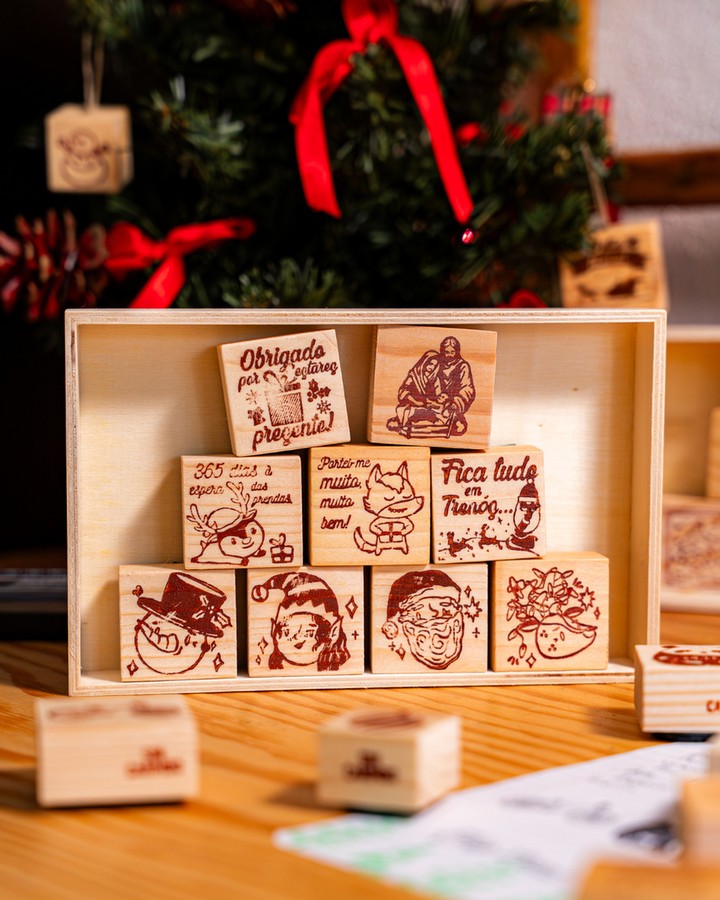 Carimbos de Natal: o upgrade silencioso de qualquer presente 🎅🏼