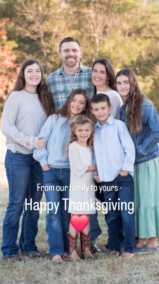 We are so thankful for you! We are loving this life we have. It may be a little muddy and a lot of crazy, but we wouldn't have it any other way ❤️
#farmtotable #pasturedpork #regenerativefarming #thankfulforyou #shoplocal