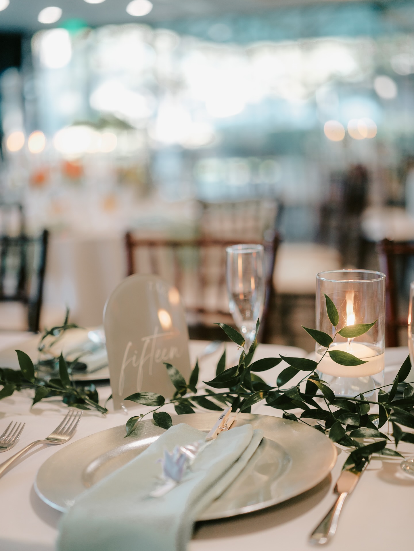 The core belief is that folding 1000 paper cranes grants a wish for a happy, healthy, and prosperous life for the couple. We’re still in love with C&E’s creative incorporation of paper cranes into their wedding reception 🕊️💙✨
#weddingplanner#papercranes#socalweddingplanner#luxuryweddingplanner#weddingreception