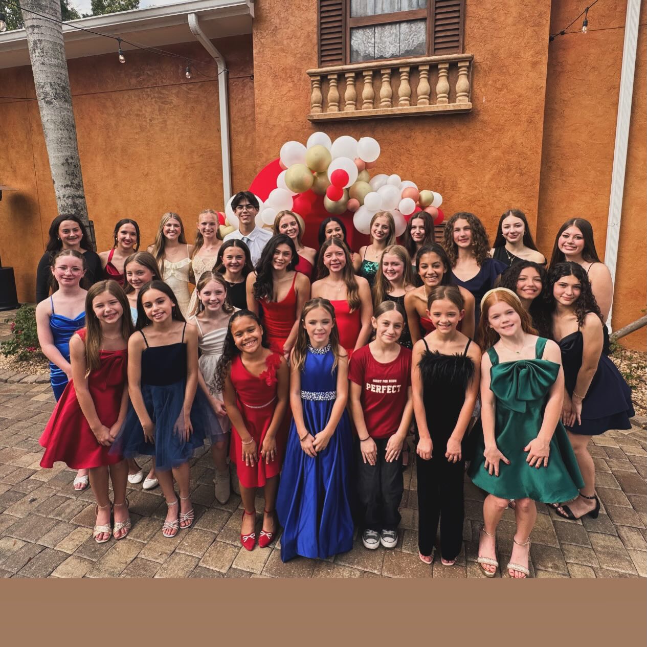 Universal Premiere Christmas Party 2025! Thank you to @fmcitta and @maryknuttel1 for all your hard work to make this happen for our dancers! Thank you to @carmelositalianristorante and @chrismangia for hosting another great Christmas Party! I am grateful for all the amazing families and dancers that were there to celebrate the Holiday season! Merry Christmas!πβ€οΈ