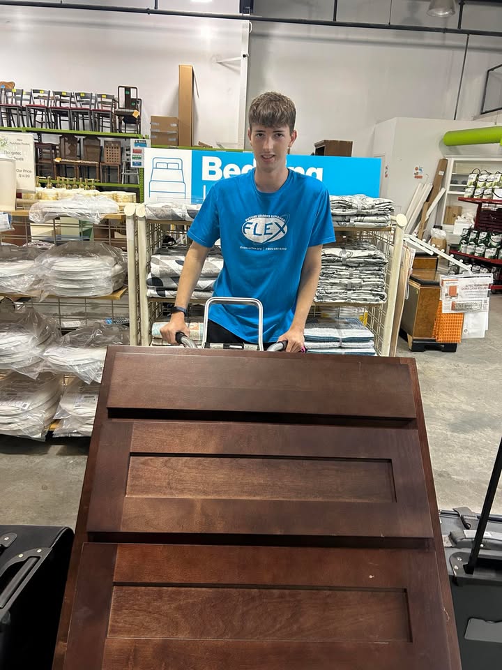 For many FLEX students, finding volunteer opportunities in their host communities was one of the first things they did after arriving! FLEX student Christos from Greece helped organize used furniture donations in his community. Way to go, Christos!
How are you volunteering in your host community this year?
#FLEXProgram #Exchangeourworld