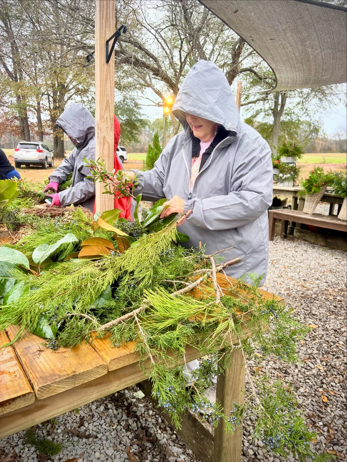 The 2025 Wreath Workshop was a cold one, but we made some beautiful wreaths despite the weather. Thanks to all who braved the weather! Great job…Merry Christmas!!!