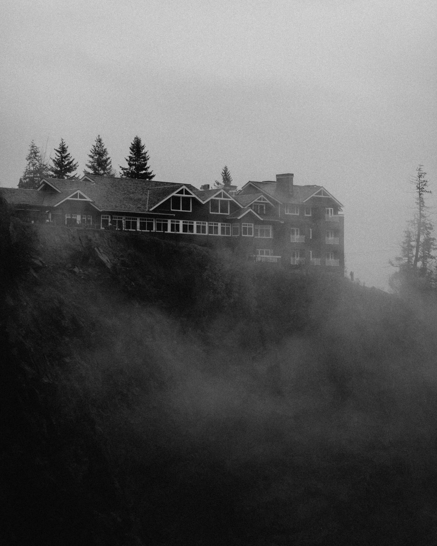 My last wedding of the year 🖤🤍
While I’m not nervous about photographing the rain (I think it’s beautiful) I do get nervous about what limitations we will have if the bride does not want to be in the rain. Well when I showed up Sunny immediately went on about how beautiful and moody the gallery is going to be in the rain, and was willing to go anywhere in her dress for the photos. My kinda bride right there! The joy between Sunny and Aaron was so warm, you’d never know we were in the middle of a storm. I didn’t even have power at my house that day! It was a very small gathering, I beleive less than 20 people, but there really was enough love and energy from their close friends that it felt like a wedding with 100 guests.
If I missed any vendors or shops lemme know so I can tag them :)
Venue/catering/lodging @salishlodgespa
Hmua @felicia.realtalkbeauty
Photography @savannamarleephotography
#washingtonweddings #fallweddings #snoqualmie #snoqualmieweddings #snoqualmiefalls #waterfallwedding #rainywedding #stormywedding #washingtonweddingphotographer #seattleweddingphotographer #microwedding #intimatewedding #elopementphotographer #washingtonelopements #washingtonelopementphotographer