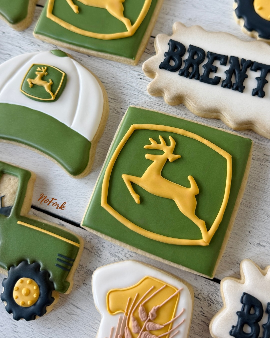 John Deere 🚜 (Part 2) Themed Royal Icing Sugar Cookies
Did we take too many pictures? Maybe…I guess there’s just something about a tractor tho 💚🌾
Happy Birthday to the cutest little wheat farmer! 💛🌾 We LOVED making this tractor set!
#nofork #celebratingmadeeasy #eatwithyourhands #noutensilsrequired #supportlocal #custombakery