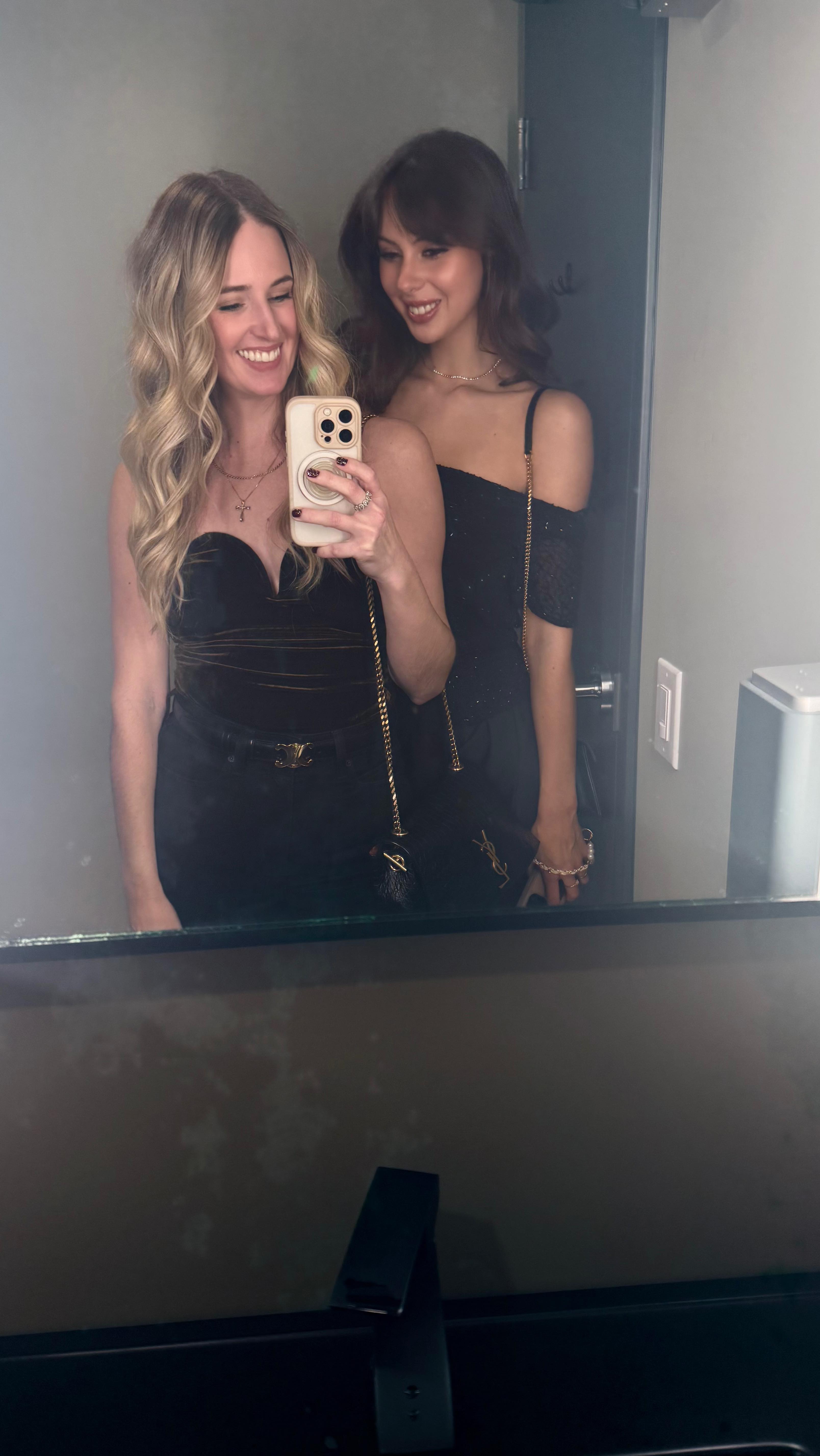 I mean… where do I even begin? 🥹
My team. These are the women who keep me grounded, keep me sane, and play a massive role in growing this business into what it is today. When things started expanding, I knew I needed help, but if you know me, you know handing anything off (especially in my own business) does not come naturally. This is my name, my reputation… and yes, I fully admit I have a tiny control issue.
But these girls? They’ve made it easy. They show up for me and for this business 100%. They give their all, they continue to grow, they challenge themselves, and they care about our clients and our brand as deeply as I do.
Last year it was just Emily and me. Now, in 2025, we welcomed Natalia, Maranda, and Nikki into the team and I cannot wait to see what we’ll accomplish together in 2026.
And yes… the formal introductions for Maranda and Nikki are coming. Stay tuned - you’re going to love them as much as I do. 🤍✨