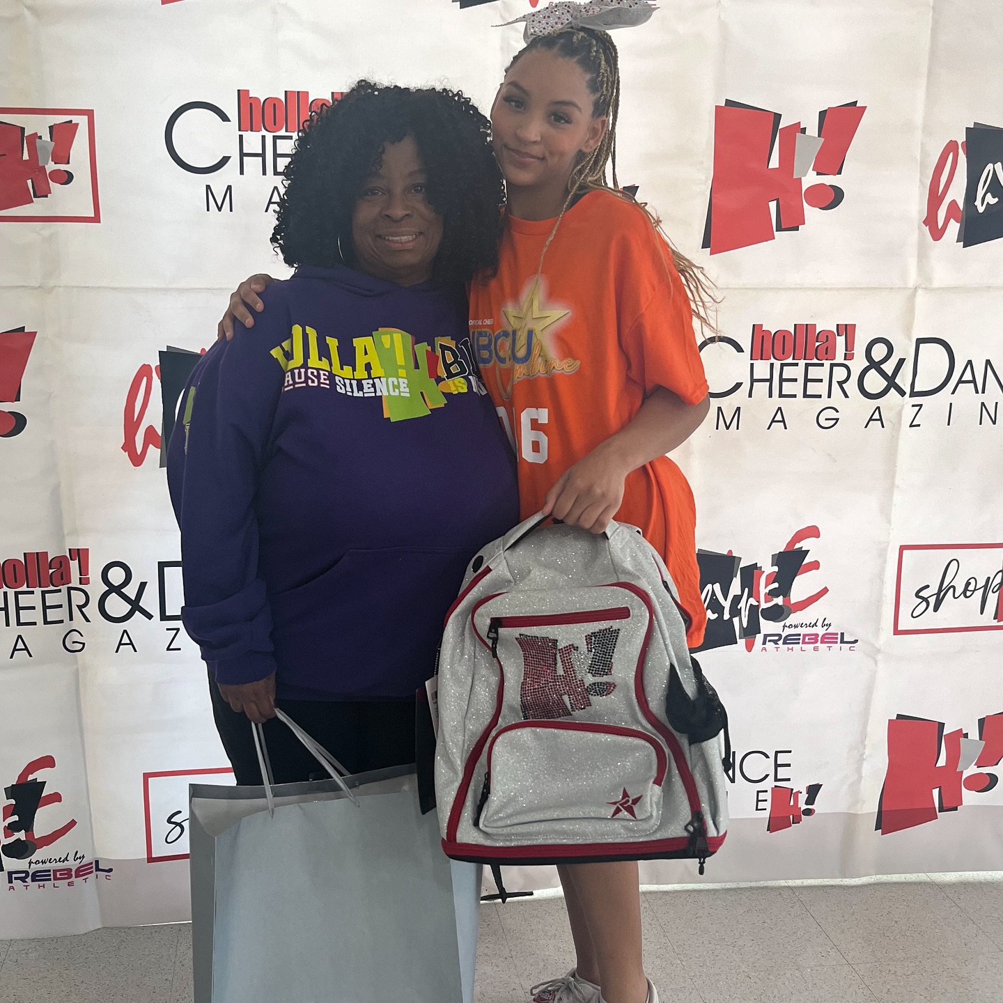 Congratulations to the OFFICIAL winner of the @hollacheeranddancemagazine Raffle Drawing Junior @lovely_miss.samantha YOU ROCK!