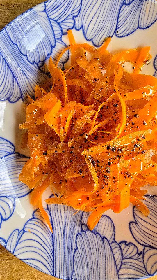 Your kid says they won't eat dinner. So you make them something else.
Now they're in control. And you're exhausted.
Here's what actually works: YOU decide what's on the table. THEY decide what goes on their plate.
Tonight it's chicken, rice, and this carrot salad. They can take all three. They can take just chicken and carrots. They can take just rice.
But you're not making pancakes because they asked for them.
You're in control. They have choices. Everyone eats. No battle.
This is what we build in Family Table Reset - a 6-month virtual program (one session per month, Jan-June 2026) that teaches you the frameworks that end YOUR exhaustion.
Early bird ends Dec 31. Link in bio.
#familydinner #momlife #feedingkids #cookingwithkids #parentingtips