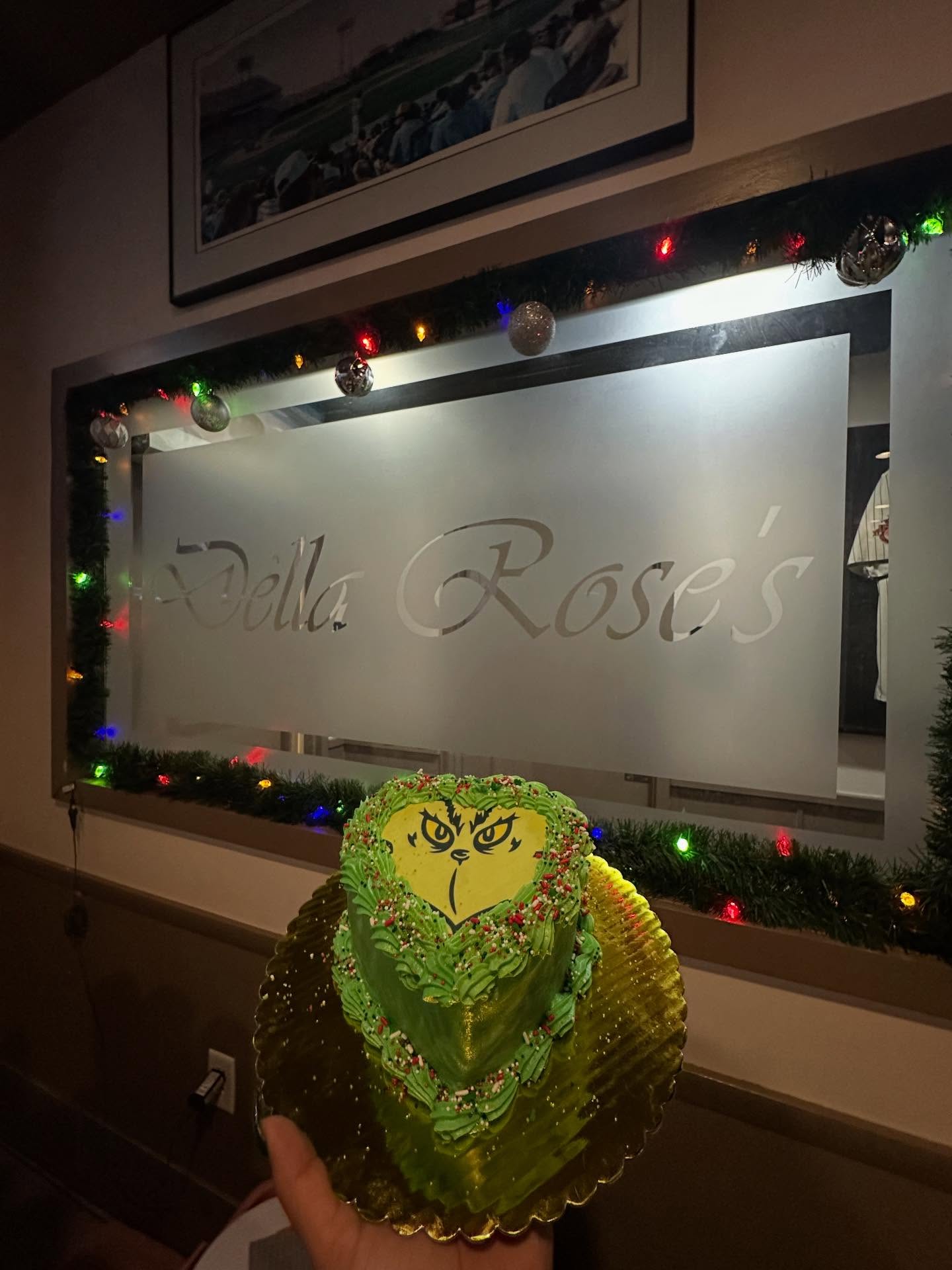 Last Night was a Blast 💚 Thank you @emilysbakedbakery for teaching such a fun class!! Keep scrolling for the “After Video”