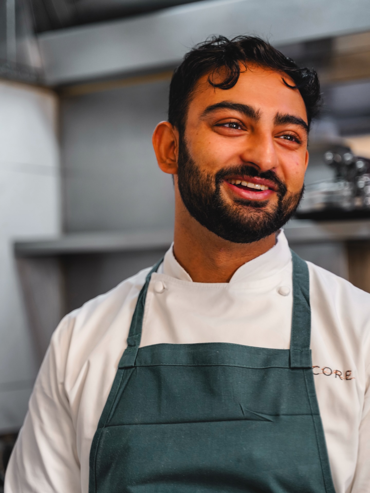Introducing Head Chef Gary. Originally from Canada, Gary joined Core in 2019 and has been part of the Clare Smyth family ever since. Known for his calm leadership, deep respect for ingredients, and meticulous attention to detail, he now brings that same spirit to Corenucopia.
.
.
.
#Corenucopia #Chelsea #Friday #Weekend #NYE #Festive #PrivateDining #PDR #PrivateDiningRoom #Pimlico #NewOpening #London #Restaurant #Chef #OnTheTable #ClareSmyth #Classic #Luxury #Bistro #Wednesday #BowersWilkins #SoundSystem #Weekend #Holidays #Celebrate @foodstorymedialtd