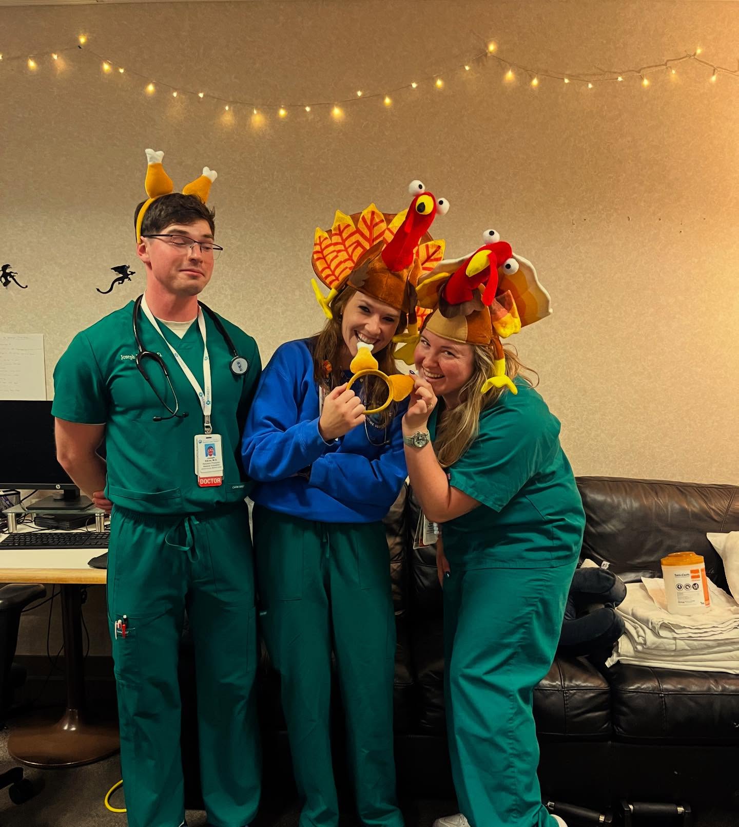 Happy Thanksgiving from the crew holding it down in the hospital over the holiday!! 🧡
We are grateful for so much, but especially:
✨ our VCMC hospital and clinic community
✨ the people & land that grew the food we celebrate with
✨ our network of friends & family near and far supporting us through this training