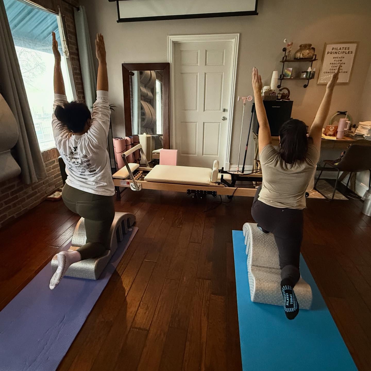 Life these days.
Loving the softness & simplicity.