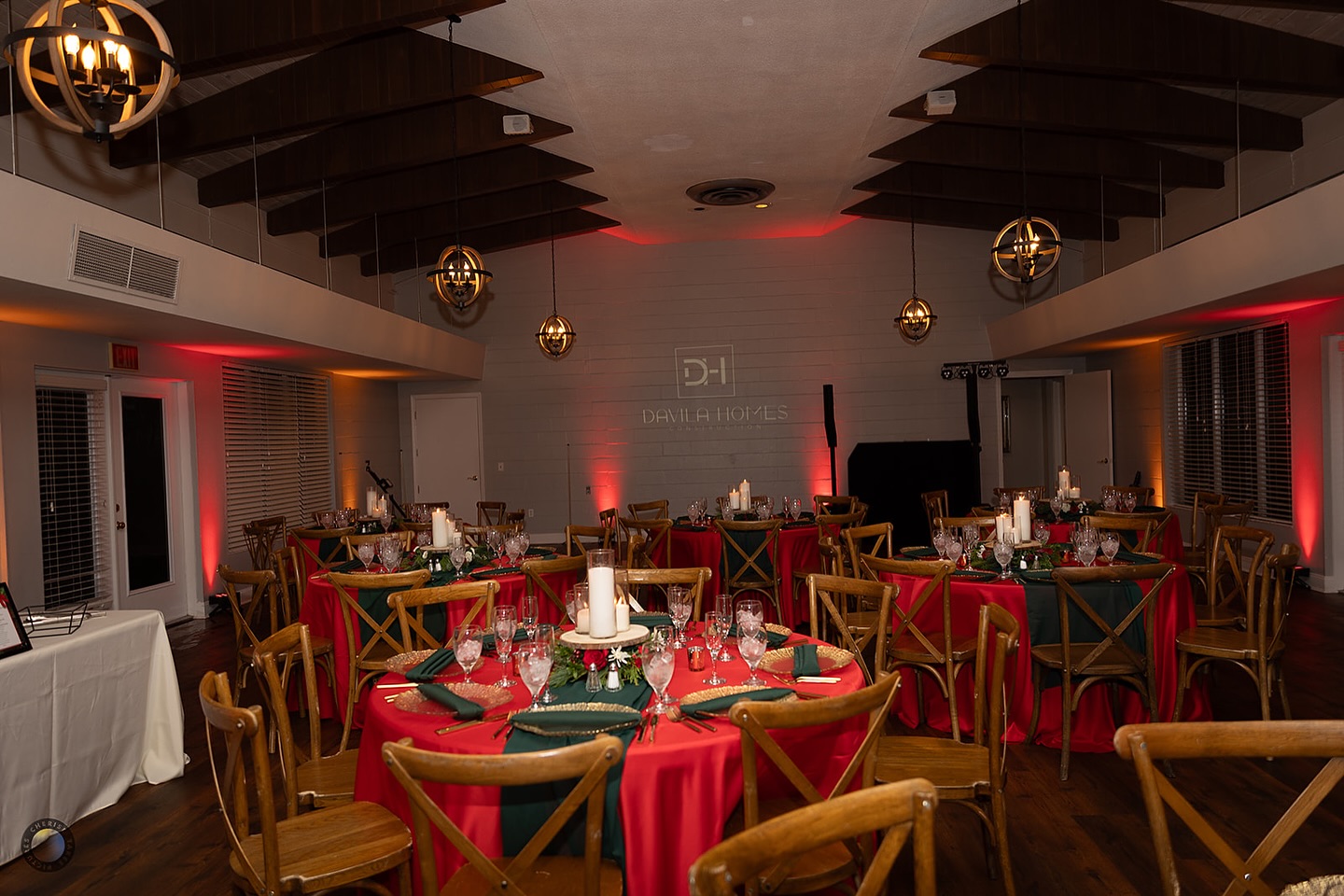 Your magical holiday dinner awaits. ❤️🌟 It’s not too late to book with The Garden Villa for the festive season! Email our team at Events@TheGardenVilla.com for available dates. 🎄
Photo: @cherisetakespictures
#winterpark #orlandoeventvenue #winterparkvenue #orlandowedding #floridaweddings