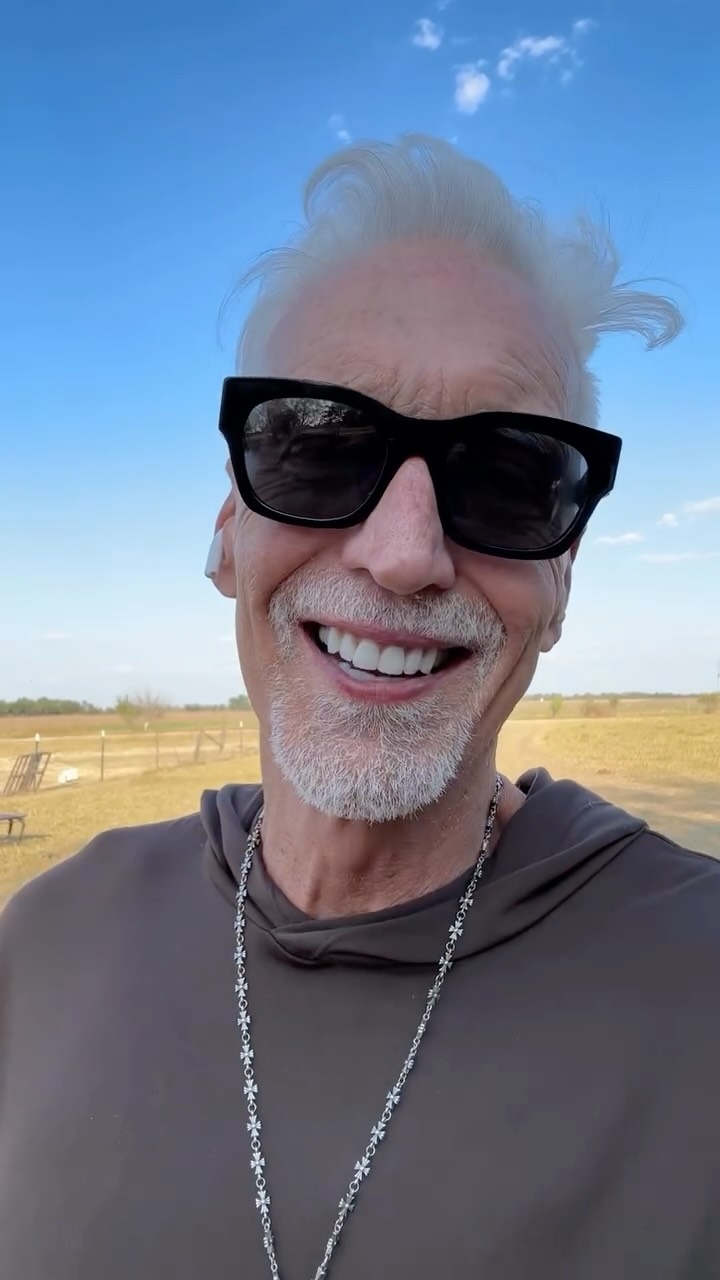 Happy October 1! Let’s rock 🔥🔥