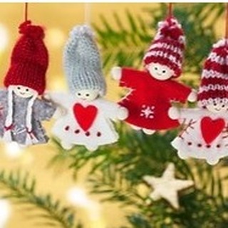 The holidays are both joyful and sad this year. And I'm learning that's perfectly okay. 🎄💕
Joy: 14 people, 6 dogs, laughter, new boyfriends fitting right in
Sadness: Parents gone, traditions ended, watching my kids build lives that naturally have less room for me
This is what being "seasoned" looks like—understanding that life is both/and, never either/or.
Full reflection on the blog—link in bio or here: https://www.fiftyseasonedlife.com/post/the-bittersweet-beauty-of-changing-traditions! 👆
#Bittersweet #HolidayFeels #EmptyNest #FiftyAndSeasoned #ChangingTraditions #RealTalk#fiftyandseasoned