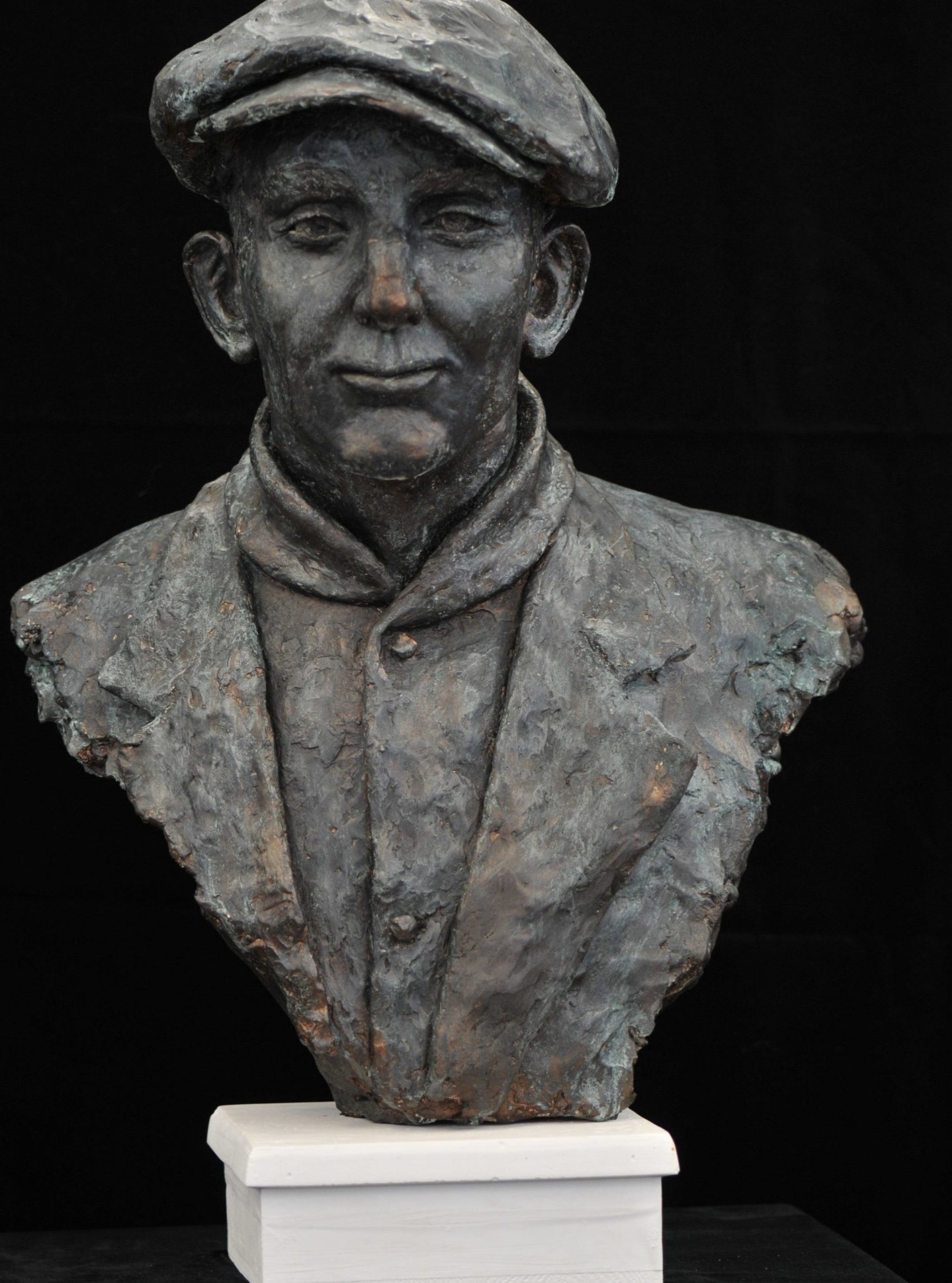 Captain Angus Walters, famed captain of the famed schooner the Bluenose. This bronze portrait of the captain, that I created, is on display at the Lunenburg Fisheries Museum of the Atlantic. Please see the link in the comments for a wonderful video of the unveiling of this piece, by the beloved journalist Colleen Jones.
.
.
.
#bluenose, #lunenburg, #novascotia, #bronzesculpture, #florenceacademyofart, #FineArt, #ruepigallecommunity.