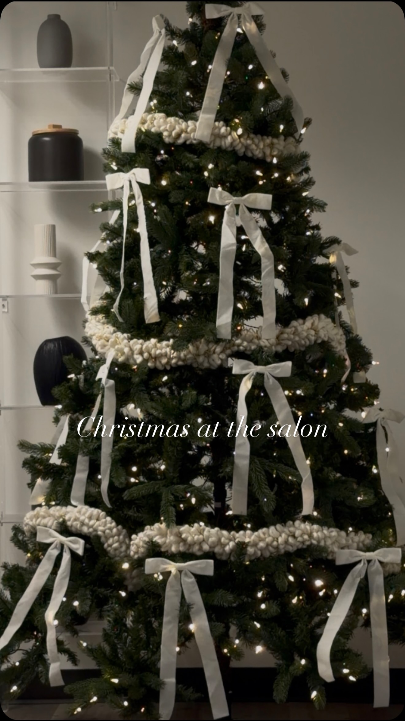 My second favorite holiday 🥂 first one is my birthday of course. But let’s get into this tree. 🌲#happyholidays #herratelier