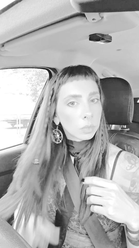 Quem canta seus males espanta