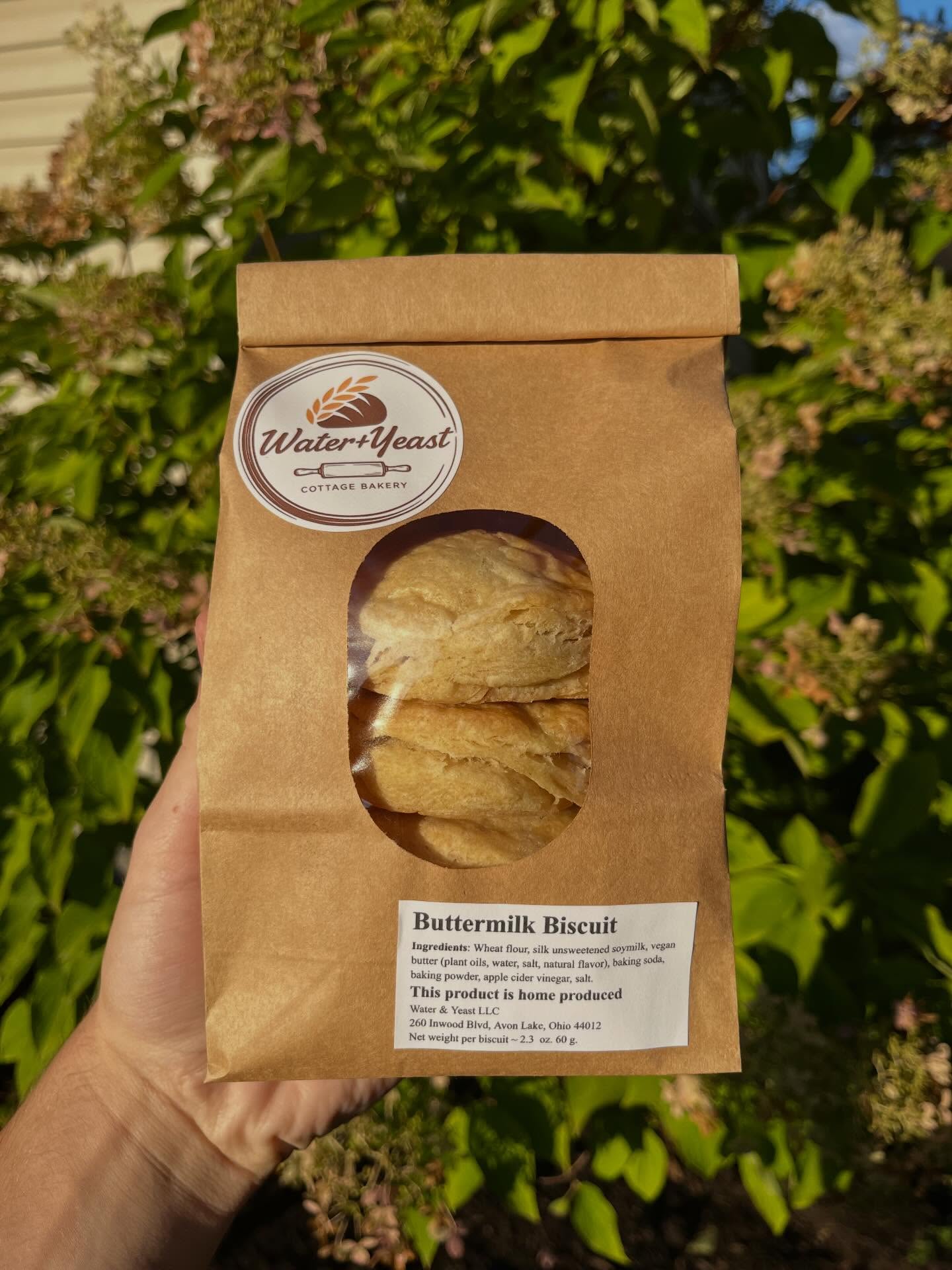 Mark your calendars for 12/21! I’ll be back at Pop Life Cle for the vegan bakery bash from 12pm-3pm! I’ll have fresh sourdough, biscuits, cookies and holiday vibes.
✨Pre-Order for market pickup is now available through my website! ✨ (link in bio)
-
-
-
-
-
📍15619 Waterloo Rd, Cleveland, OH 44110
#vegan #christmasmarket #cleveland #waterloo #waterlooveganmarket #freshbread #cookies #cakes #cottagefoods