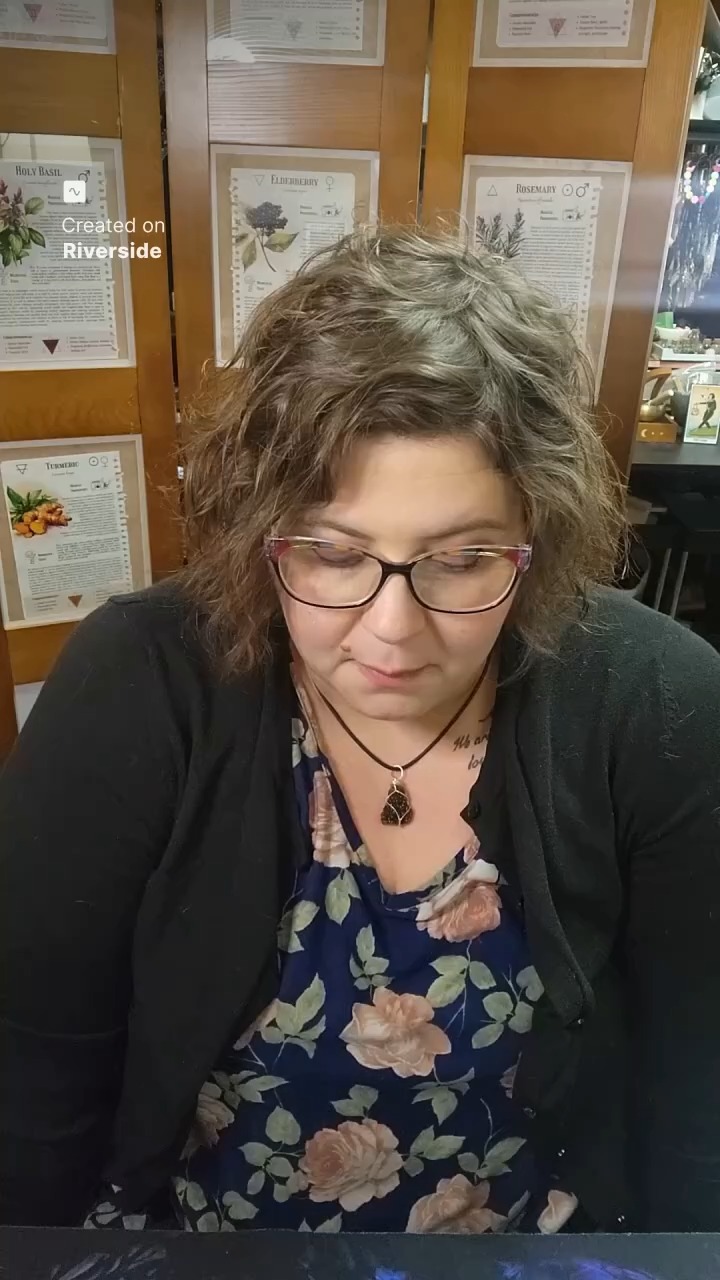 Money's Ephemeral Nature Remembering Family Time and Holiday Magic
1️⃣ Are you holding on too tight? 🤔💰
The Four of Pentacles warns us against being overly possessive about money and security. When we focus too much on accumulating wealth, we may actually repel it!
Let go, and watch abundance flow.
What’s one area in your life where you can relax and trust the process?
Let’s chat in the comments!
#TarotWisdom #AbundanceMindset #MoneyMatters #SpiritualGrowth #letgoandgrow #cursedaily #curselikealady