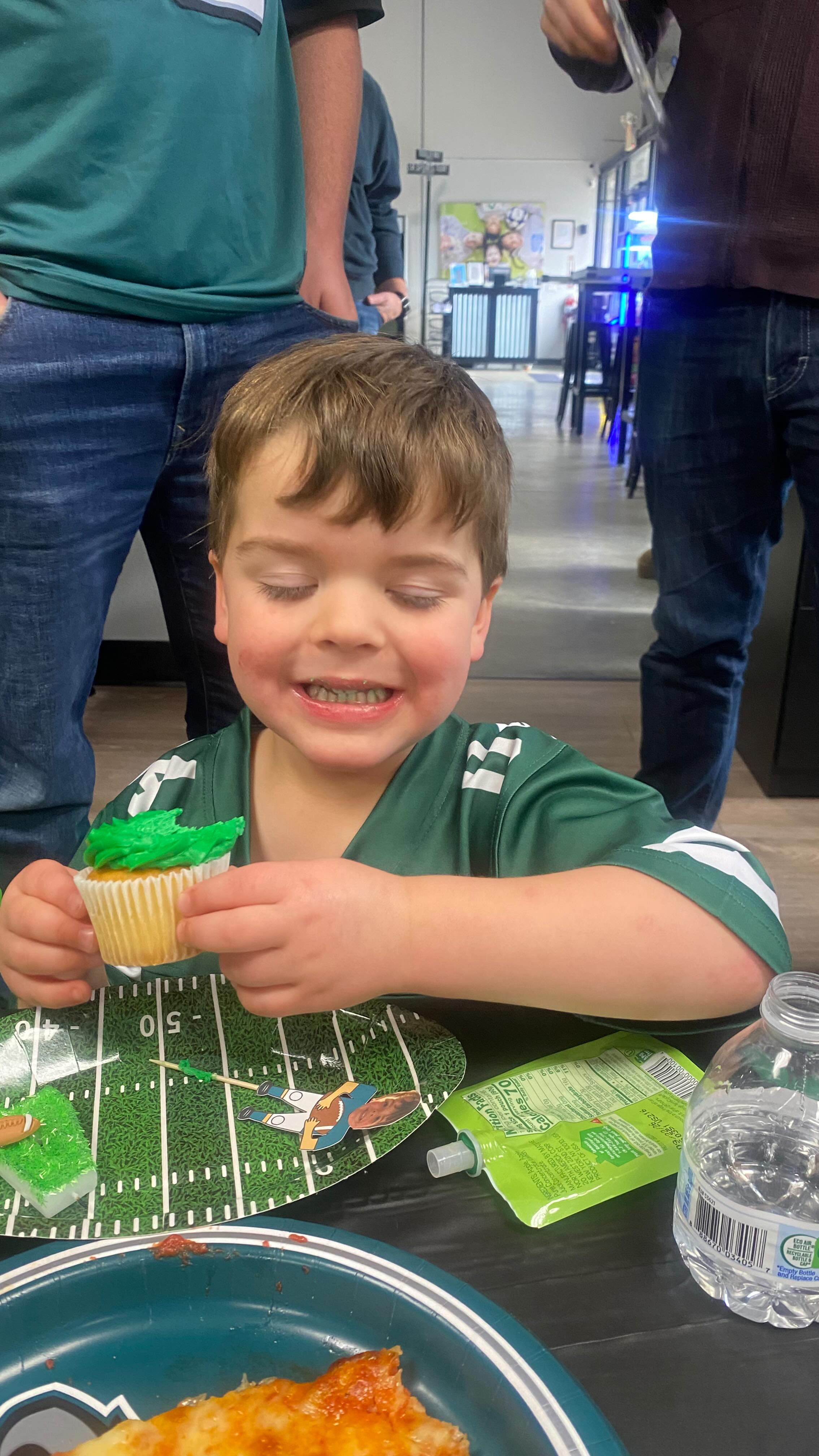 🎉 Another amazing weekend of birthday party fun at Lehigh Valley Sports Turf! 🎉
From indoor adventures to party games and bounce houses, our turf was filled with nonstop smiles! DM us to secure your kiddos next party spot!
#LehighValleySportsTurf #LVST #LehighValley #BookWithUs #Celebrations BirthdayParty