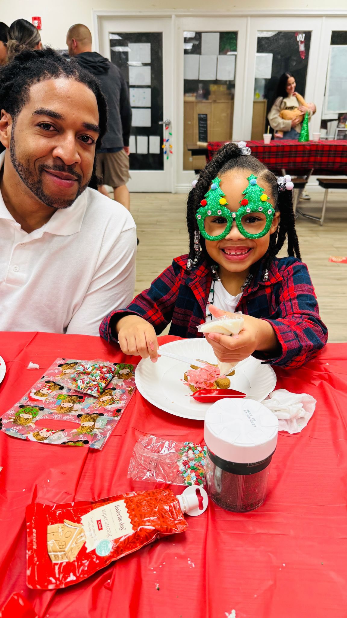 Hot cocoa ☕️
Holiday stations 🎄
Smiling families ✨
All locations together ❤️
Our Holiday Family Night was everything we love about this season! Thank you to our Tree Stars families for showing up, spreading joy, and helping us create memories that will last a lifetime. We look forward to this magical time of year every year 💫
#TreeStarsLearning
#TreeStarsFamily
#HolidayMagic
#FamilyNight
#MicroSchoolLife
#CommunityOverCompetition
#LearningStartsAtTheRoot
#HolidayMemories
#GratefulHearts
#SouthFloridaFamilies
#MicroschoolCommunity