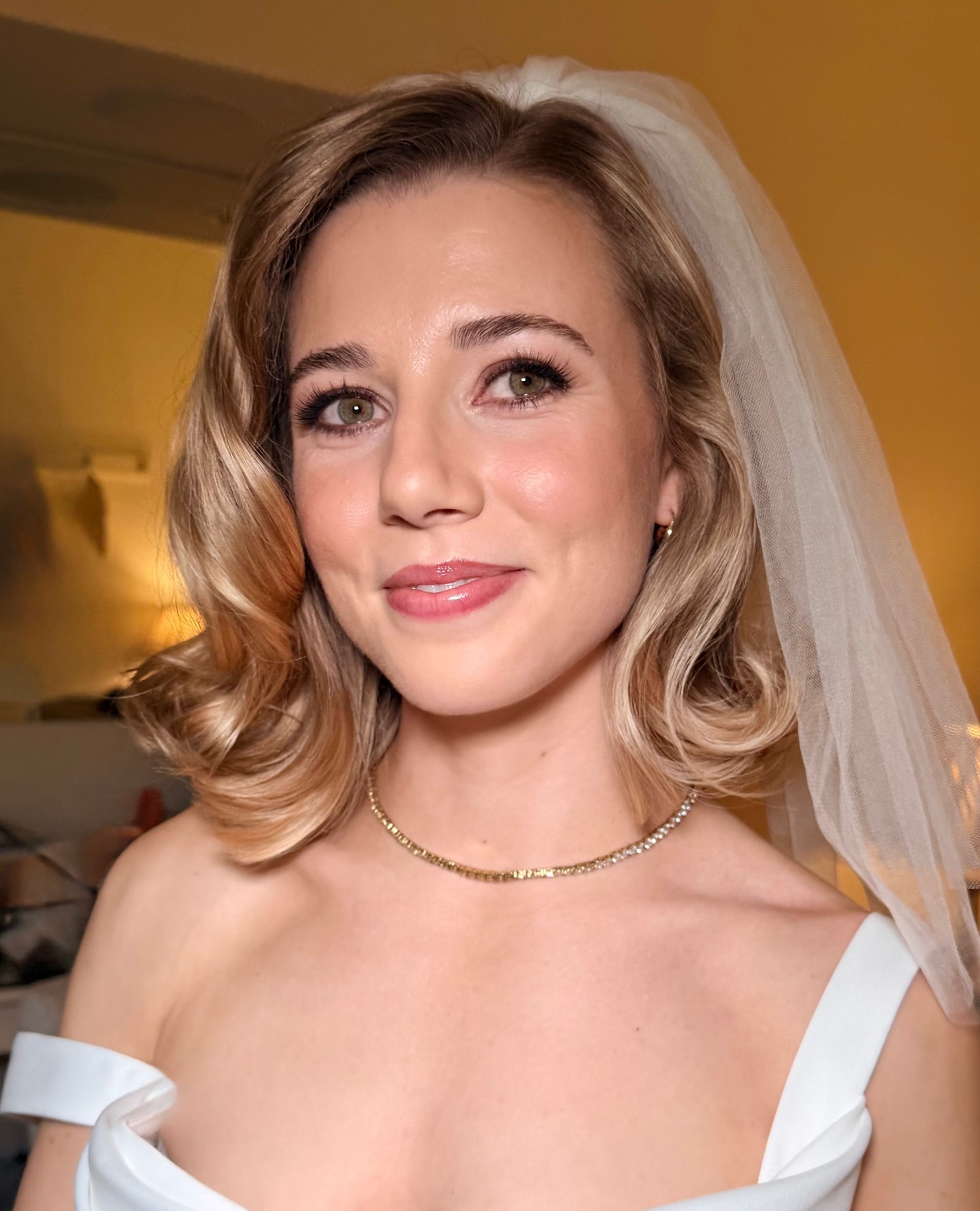 Romantic texture + timeless beauty—perfect for our lovely bride at Farbridge Barn.
.
.
.
#weddingmakeup #weddinghair #bridalmakeup #bridalhair #weddinghairhampshire #luxurywedding #weddingmakeupartist #weddinghairstylist #naturalmakeup #naturalmakeupspecialist #softglammakeup #bridalmakeupartisthampshire #klluxebeauty #bridalhairstylisthampshire #bridalmakeuplondon #farbridgewedding