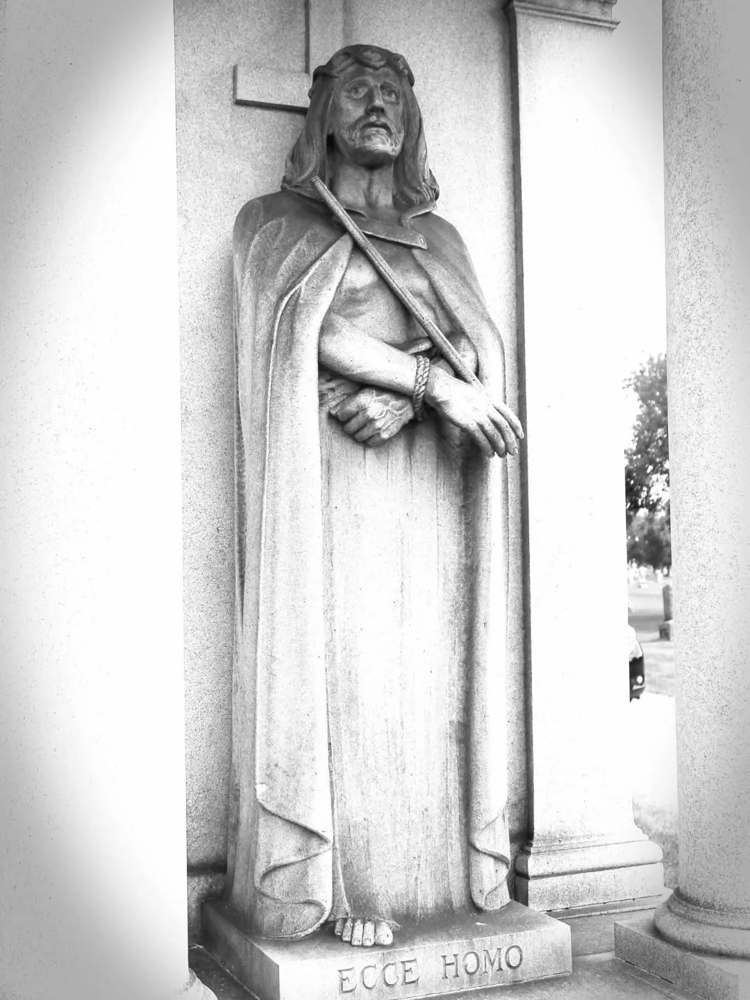 Calvary Cemetery, Evanston, IL
#cemeteryphotography #tombstonetravels #chicagocemetery #cemeterytravels #cemeterybeauty #cemeterystatues #cemeterywandering #calvarycemetery #evanstonillinois #blackandwhitephotography #eccehomo