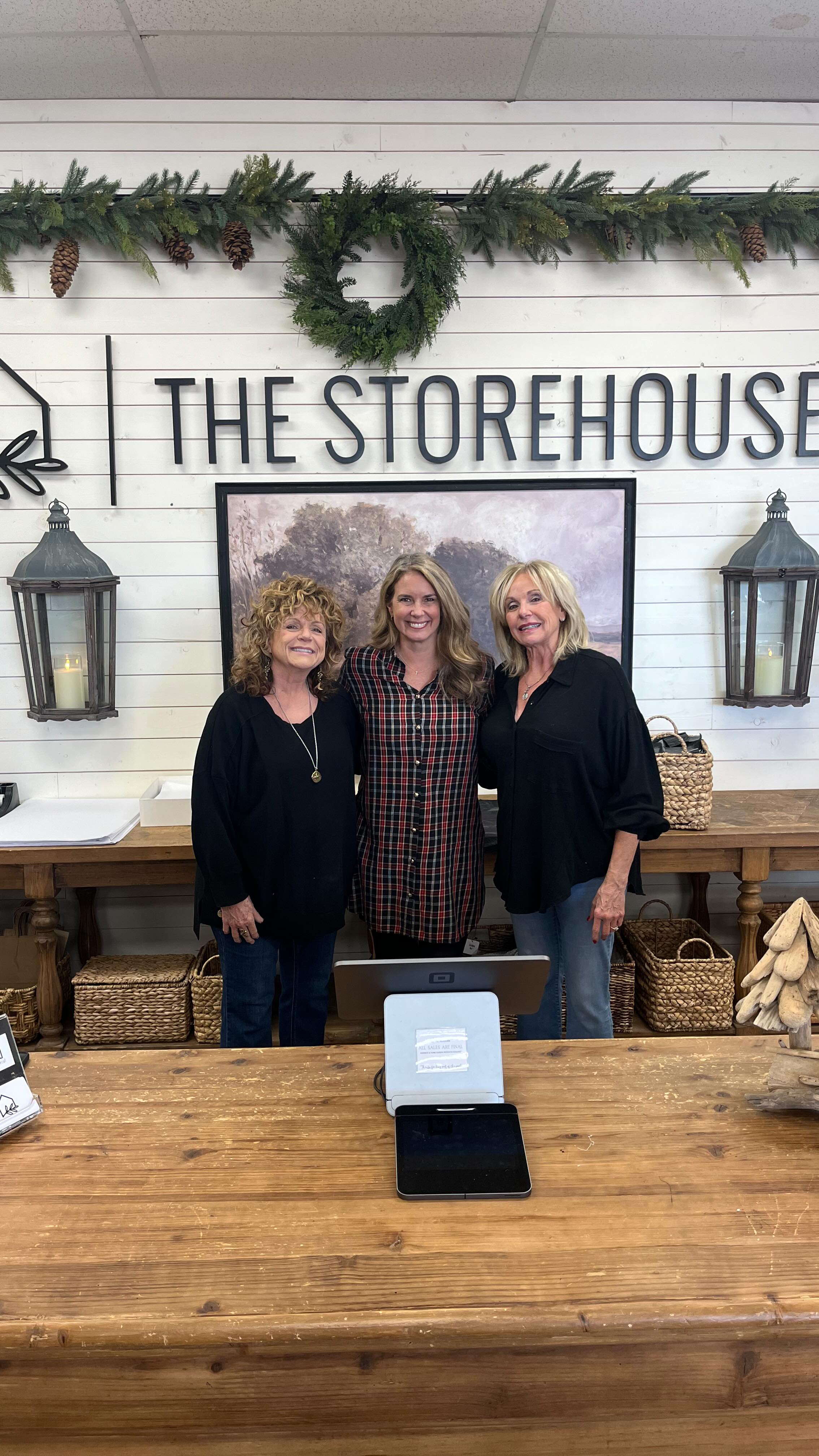 Check out @thestorehouseaz a hidden gem in Glendale, AZ!
📍 5840 W Greenway Rd — across from ACU
🕒 Open Wed–Sat, 10AM–4PM
Shop local + style your home + support families in our community with every purchase!